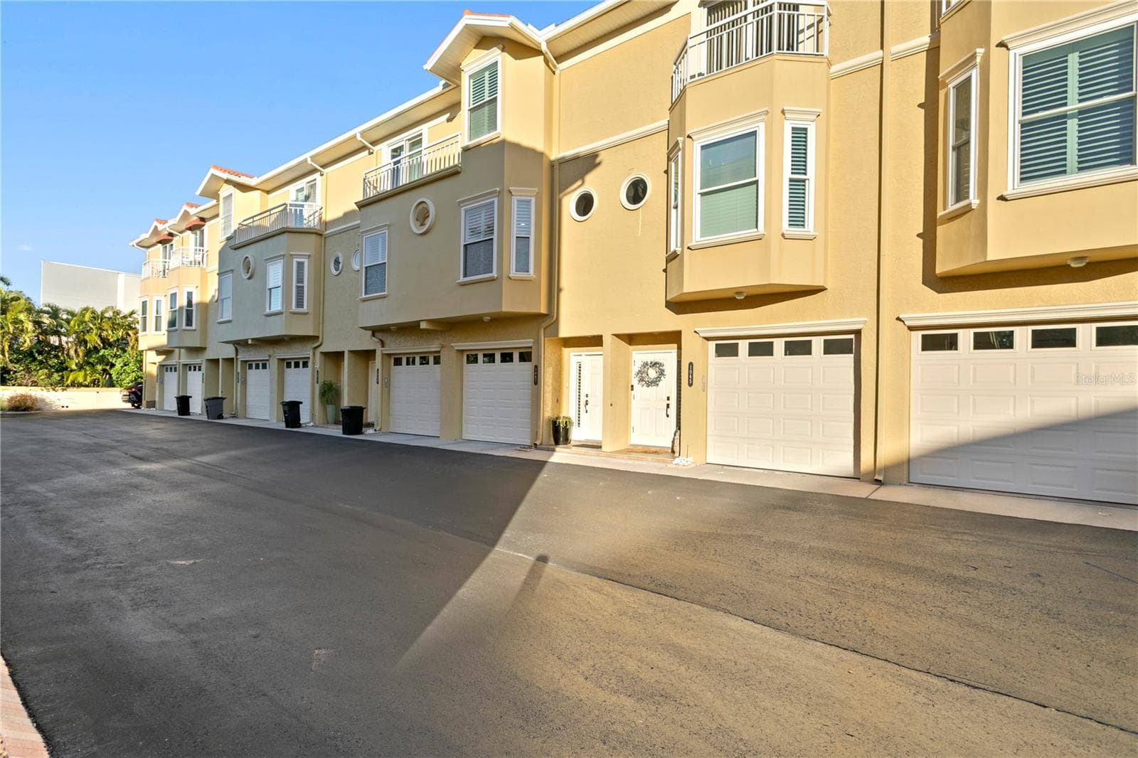 Front of building - 1067 PINELLAS BAYWAY S, ST PETERSBURG