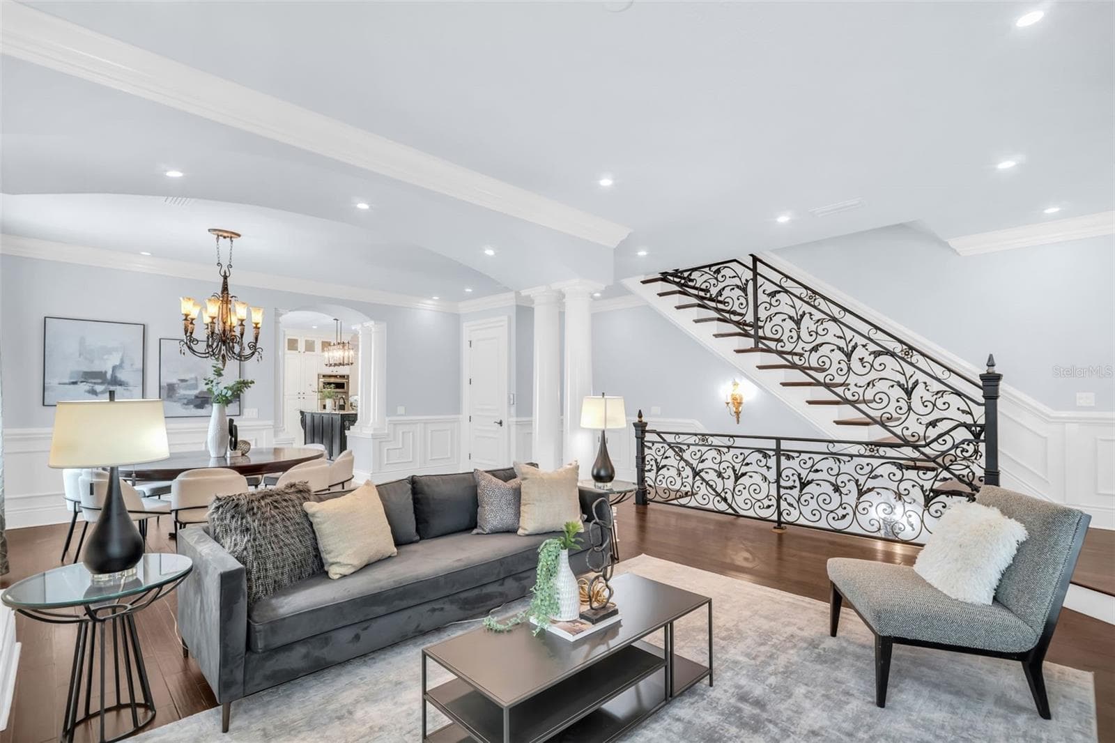 Main level Living & Dining area - 500 BEACH DR NE, ST PETERSBURG