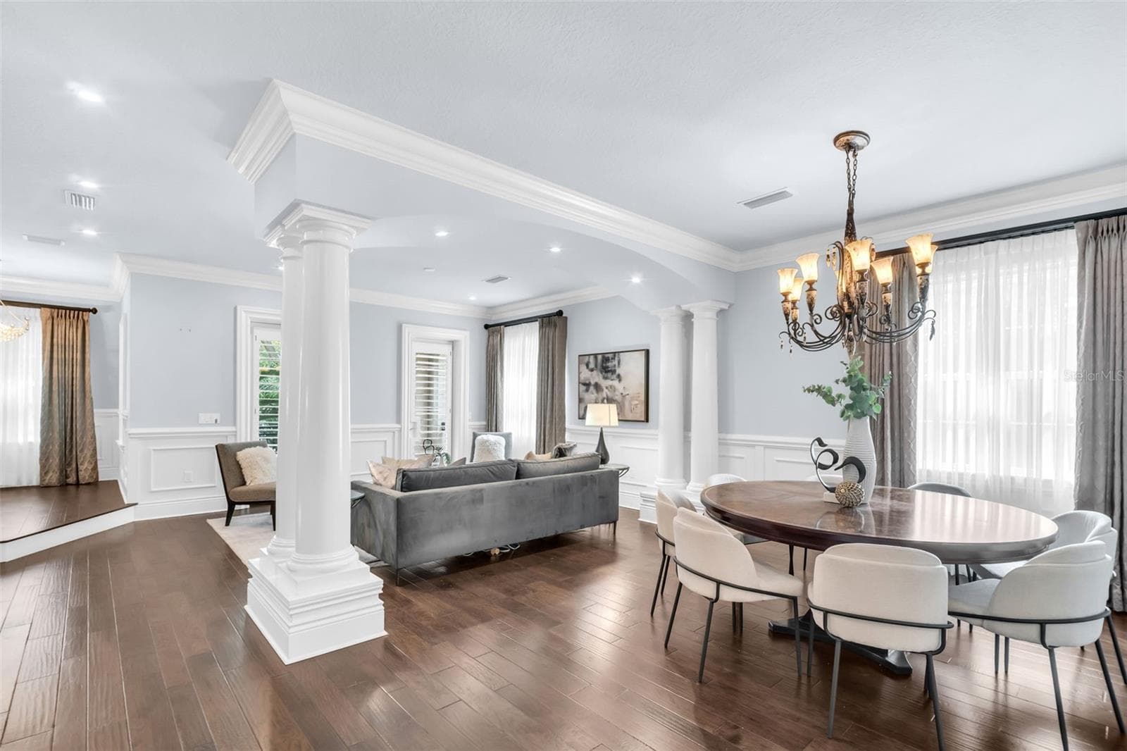 Main level Living & Dining area - 500 BEACH DR NE, ST PETERSBURG