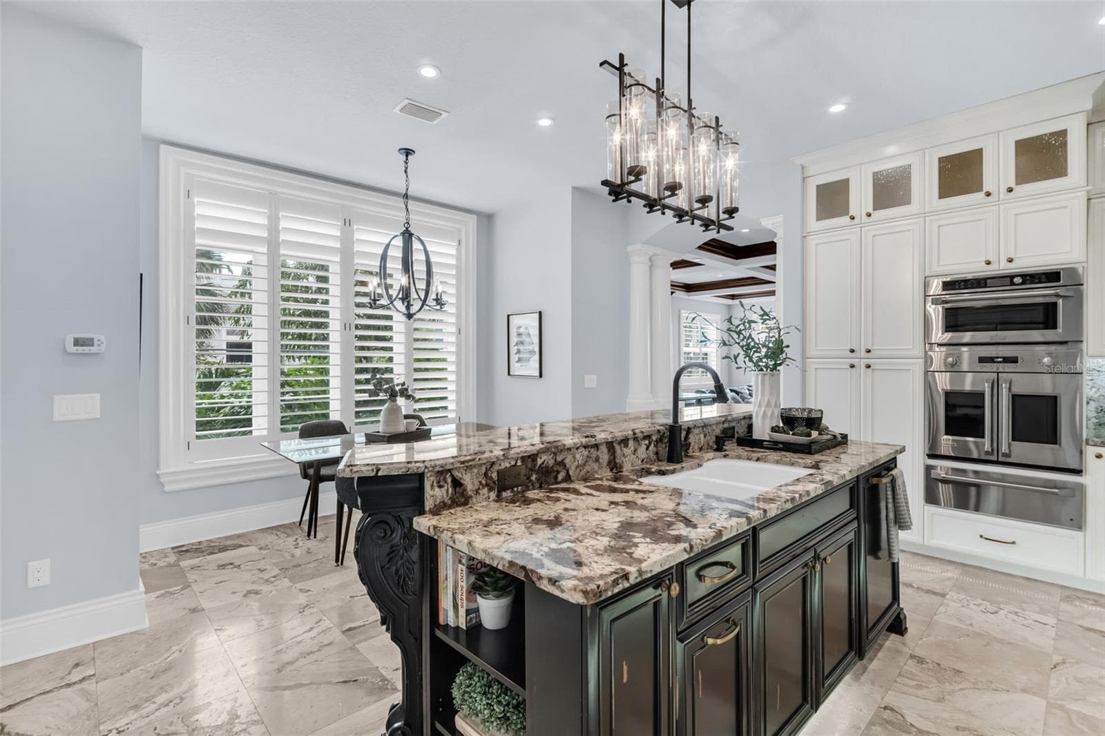 Main level Kitchen and Breakfast dining area - 500 BEACH DR NE, ST PETERSBURG
