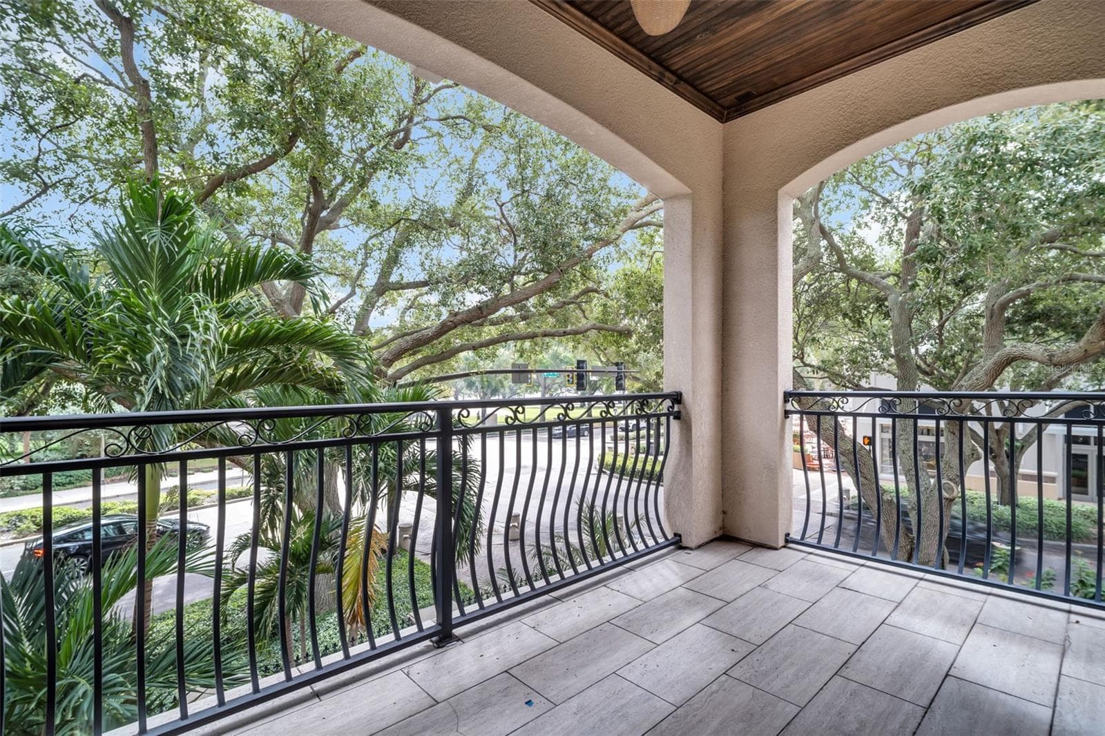 Main level balcony overlooking Beach Drive - 500 BEACH DR NE, ST PETERSBURG