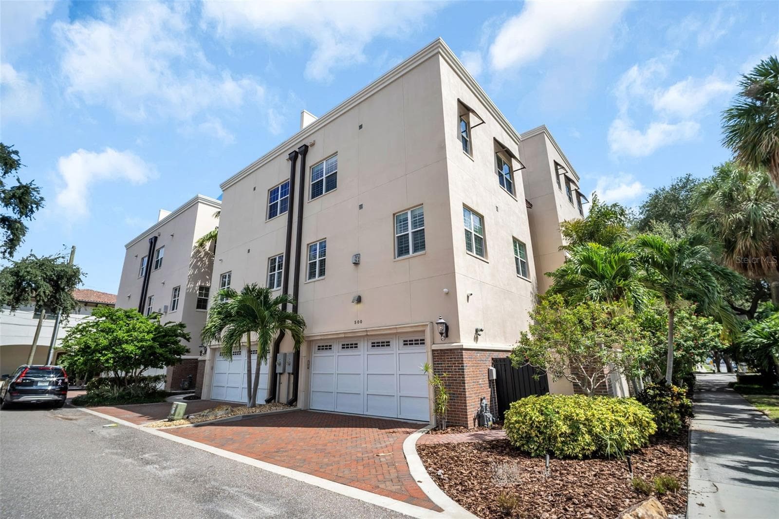 2 car oversized garage - 500 BEACH DR NE, ST PETERSBURG