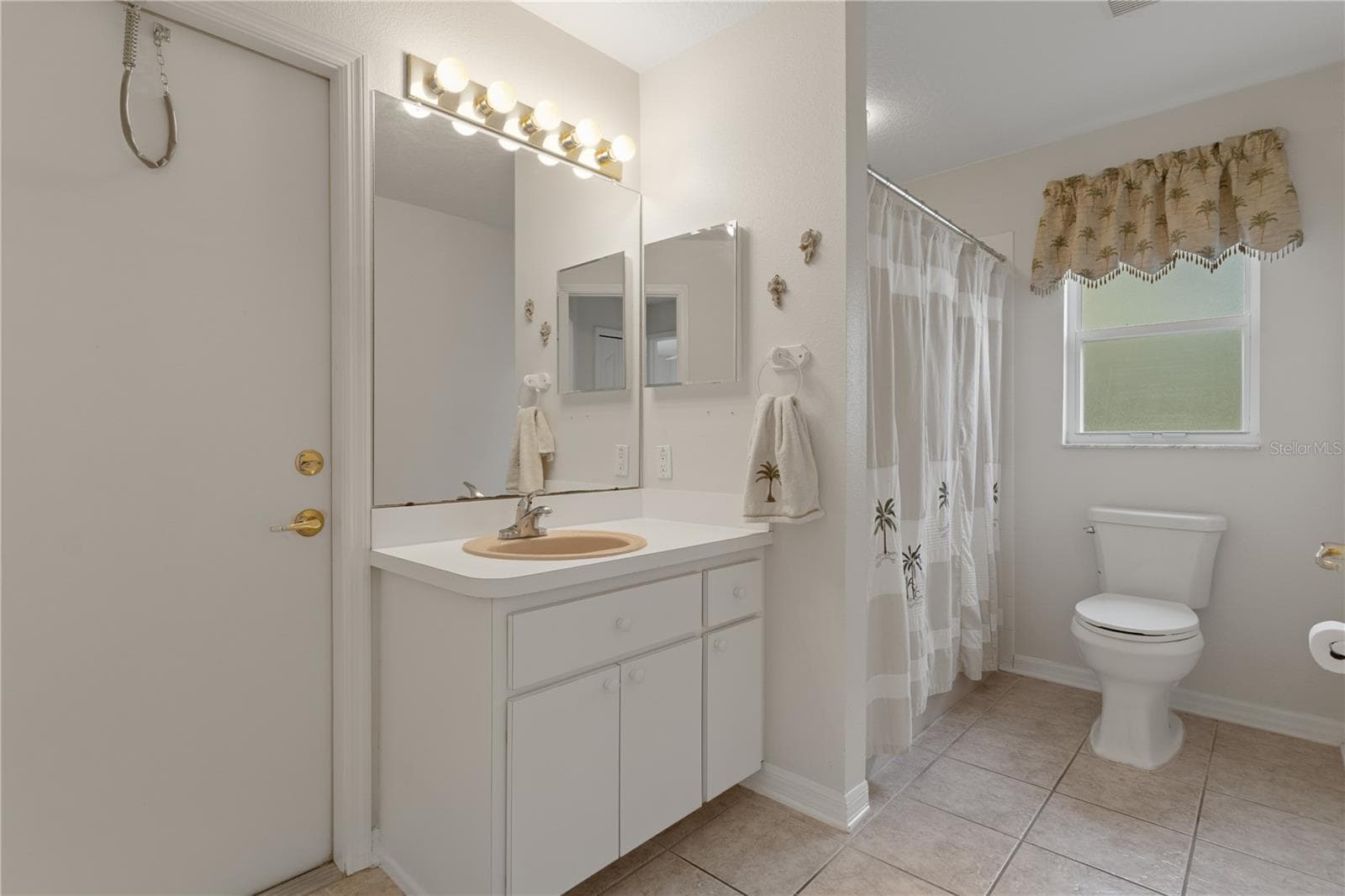 Single Family Residence at 24051 MARTIN DR, BROOKSVILLE, photo 39 of 76