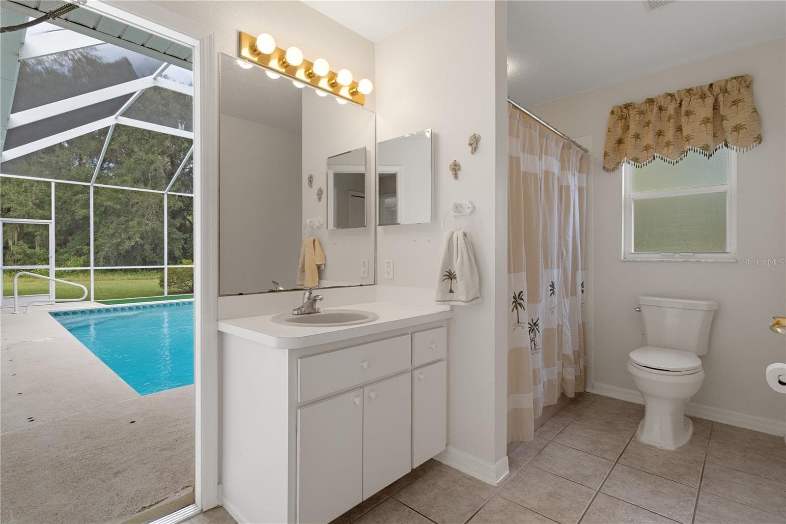 Pool/guest bathroom - 24051 MARTIN DR, BROOKSVILLE