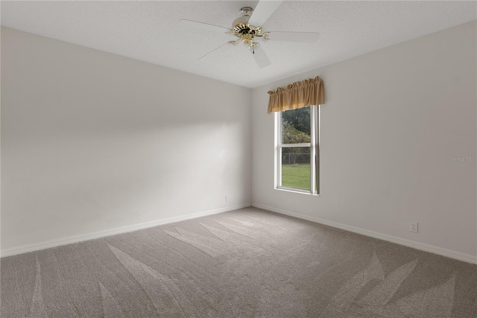 Single Family Residence at 24051 MARTIN DR, BROOKSVILLE, photo 41 of 76