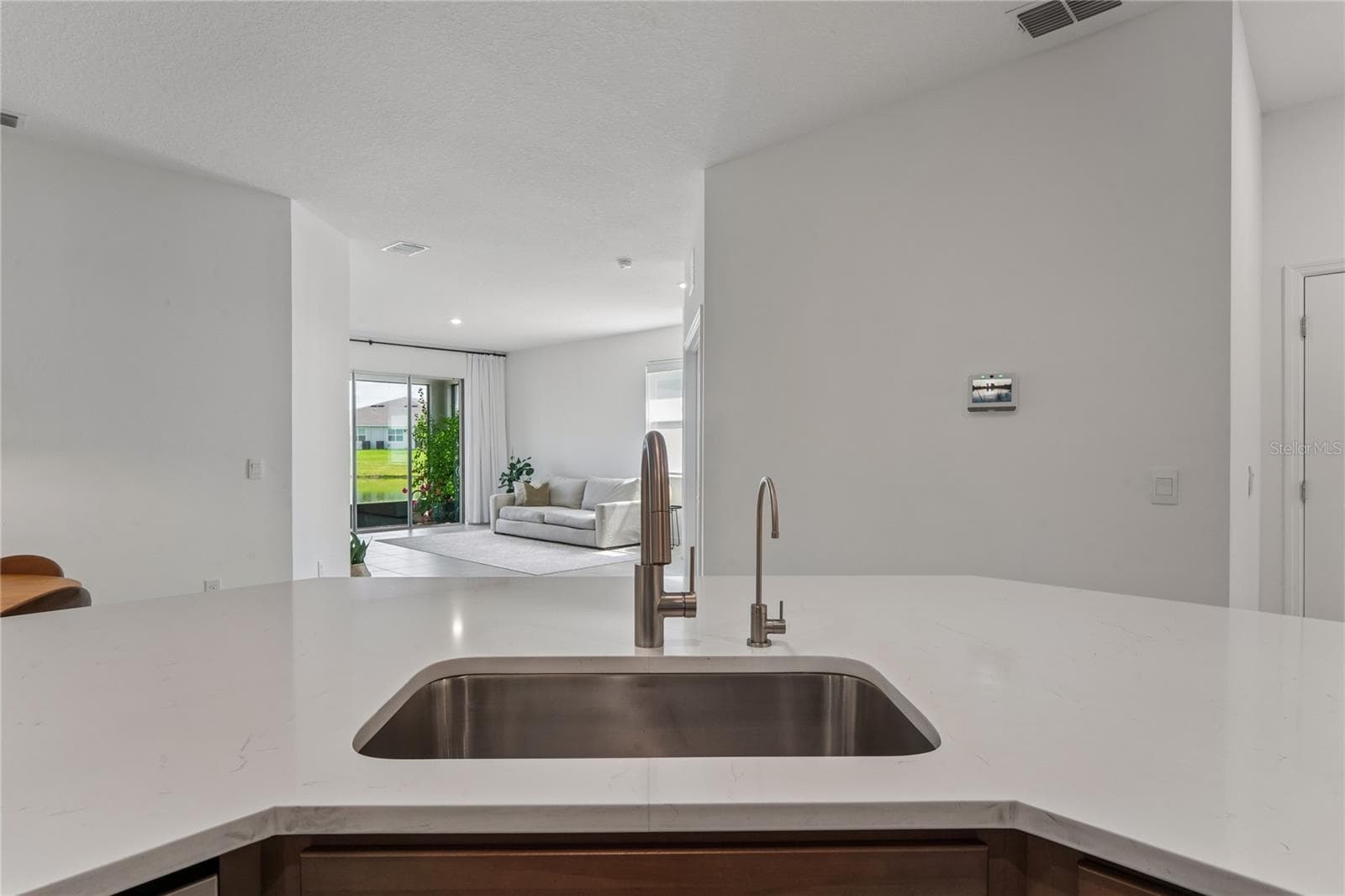 Farm Sink with dedicated Water filtration spout - 8580 BOLD CYPRESS LN, WESLEY CHAPEL