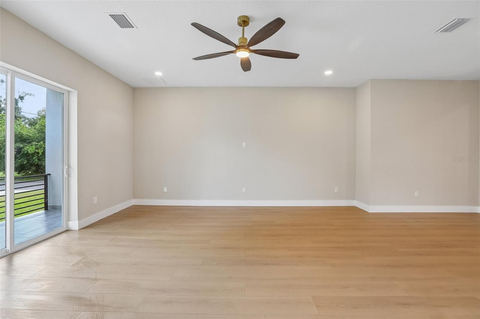 Single Family Residence at 806 LAMONT PL, TEMPLE TERRACE, photo 9 of 66