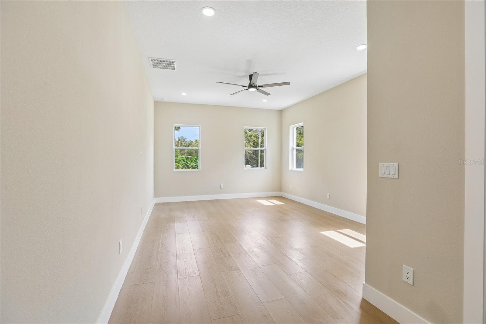 Single Family Residence at 806 LAMONT PL, TEMPLE TERRACE, photo 28 of 66