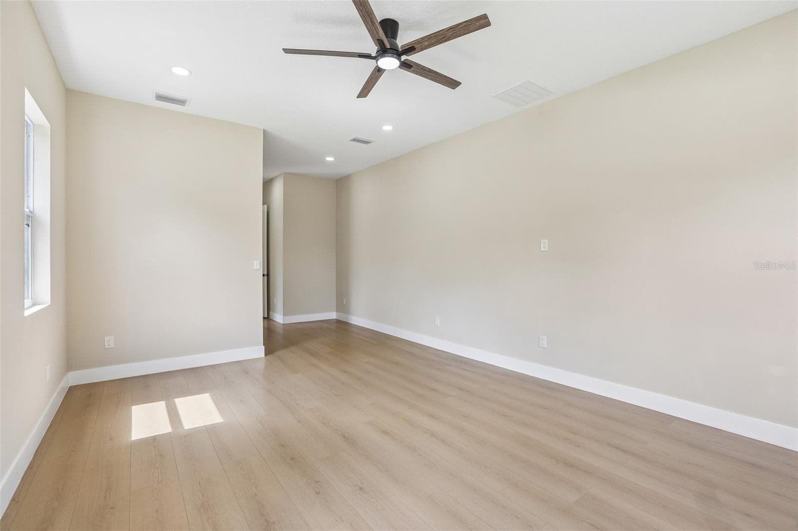 Single Family Residence at 806 LAMONT PL, TEMPLE TERRACE, photo 29 of 66