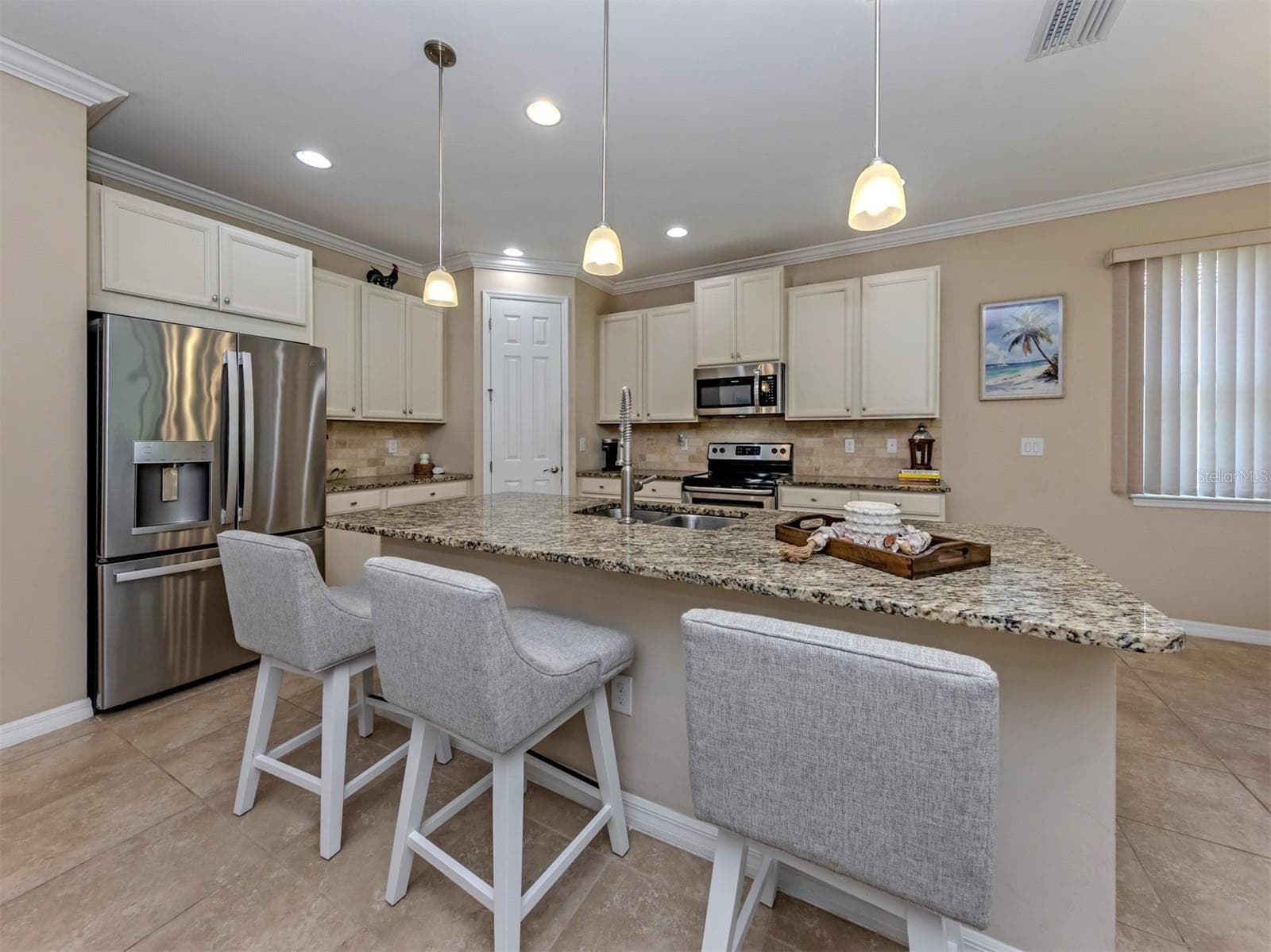 Single Family Residence at 11666 PARROTFISH ST, VENICE, photo 3 of 58