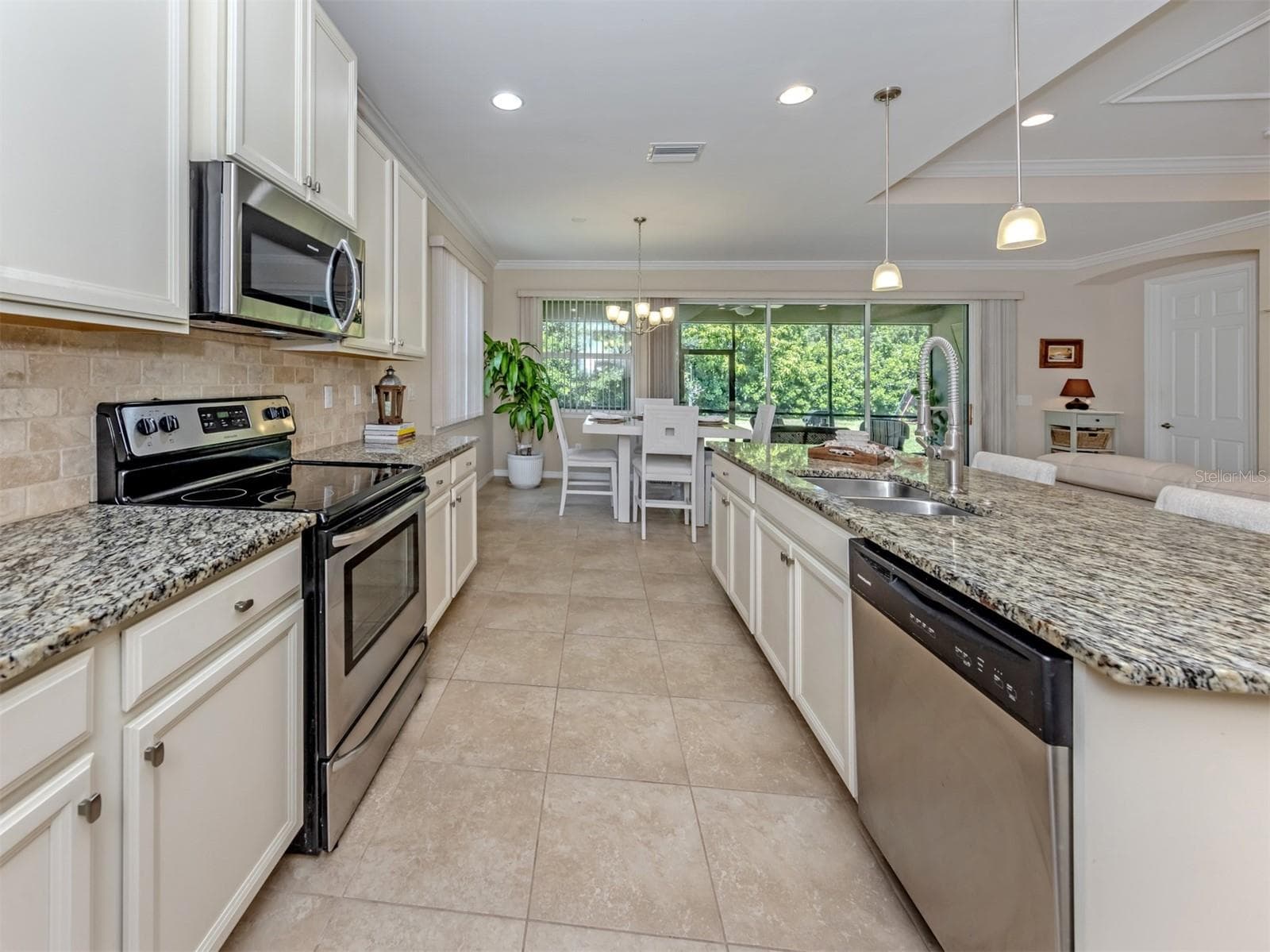 Single Family Residence at 11666 PARROTFISH ST, VENICE, photo 4 of 58