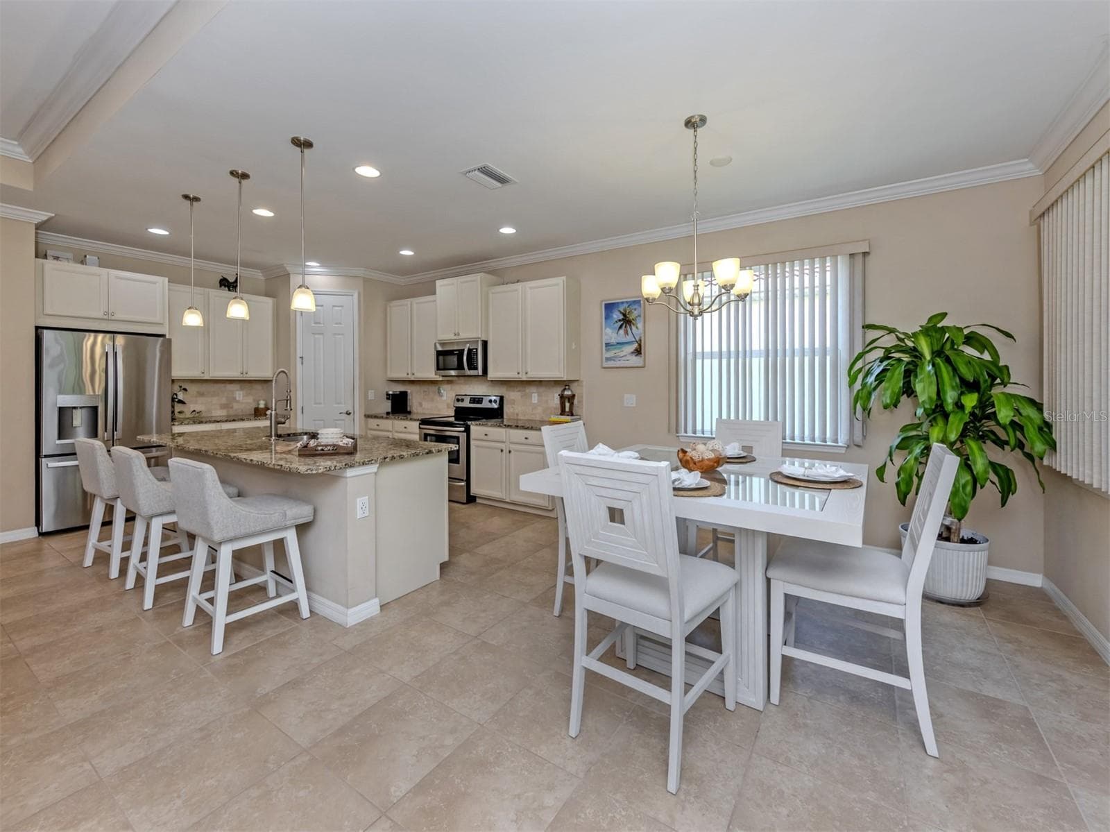 Single Family Residence at 11666 PARROTFISH ST, VENICE, photo 10 of 58
