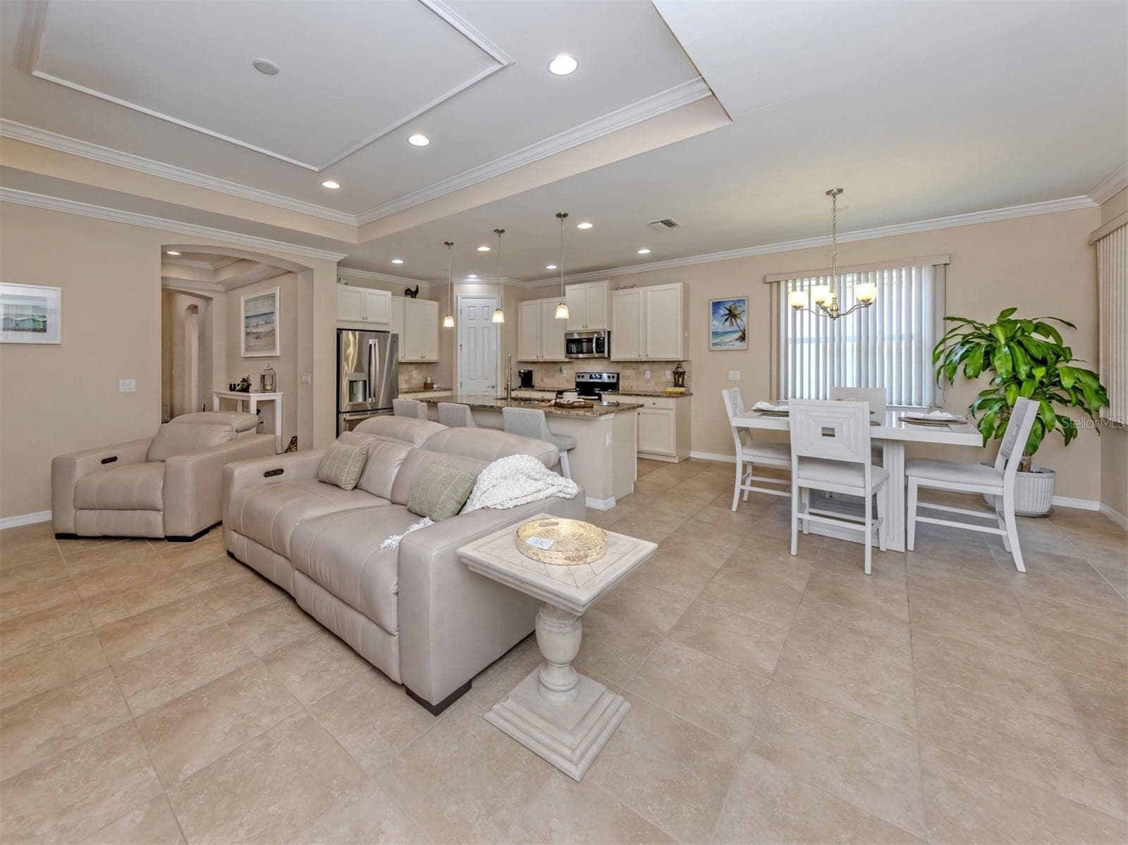 Single Family Residence at 11666 PARROTFISH ST, VENICE, photo 11 of 58