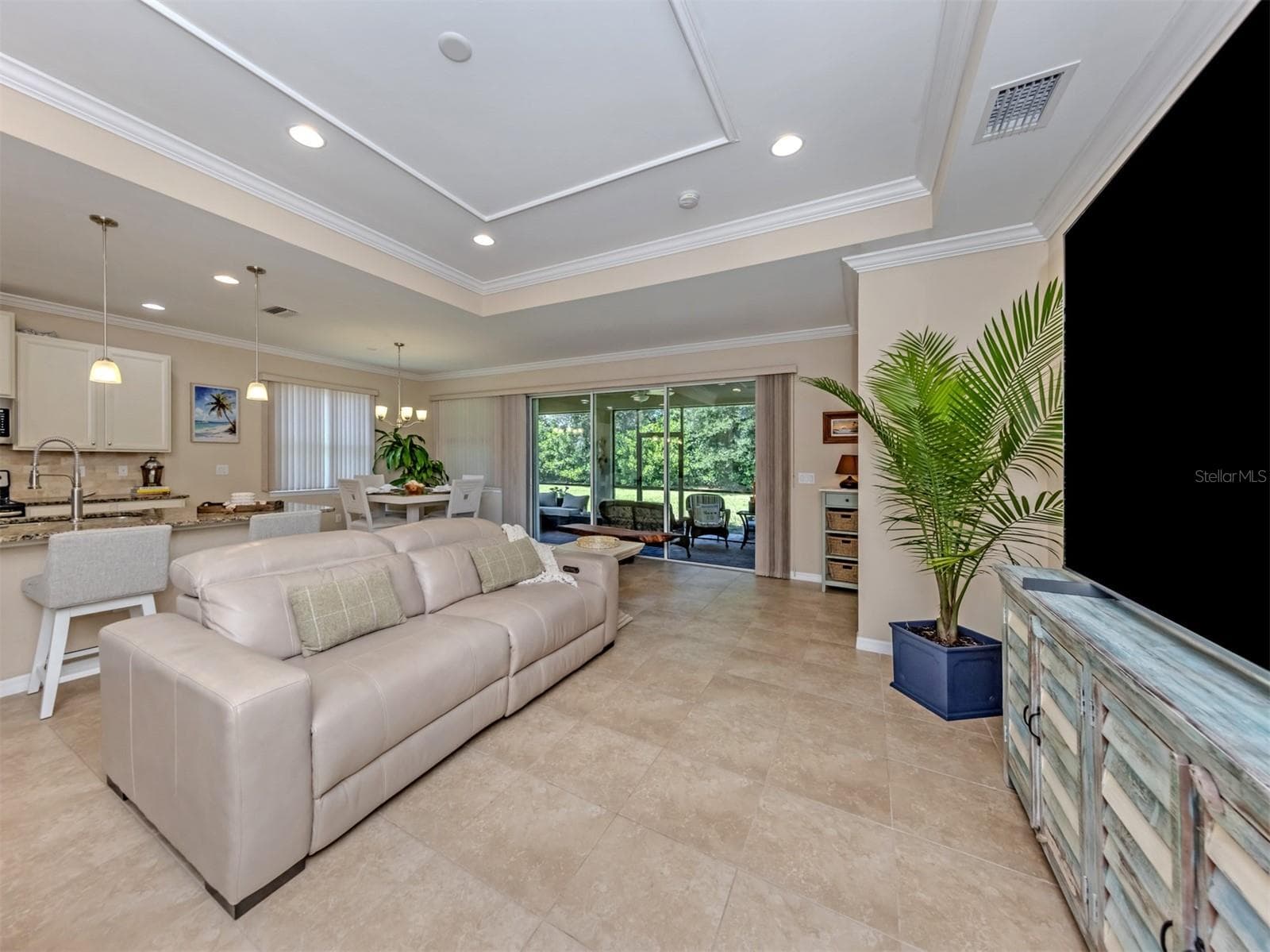 Single Family Residence at 11666 PARROTFISH ST, VENICE, photo 16 of 58