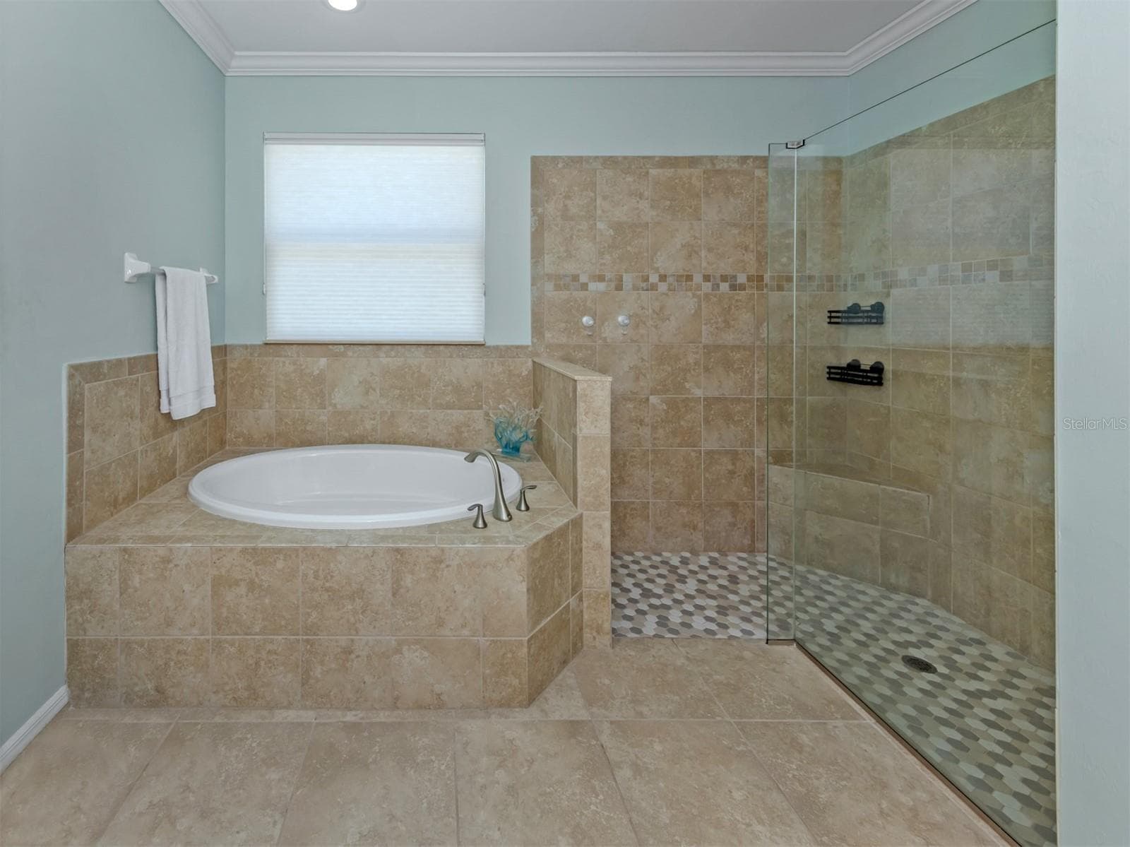 Single Family Residence at 11666 PARROTFISH ST, VENICE, photo 18 of 58