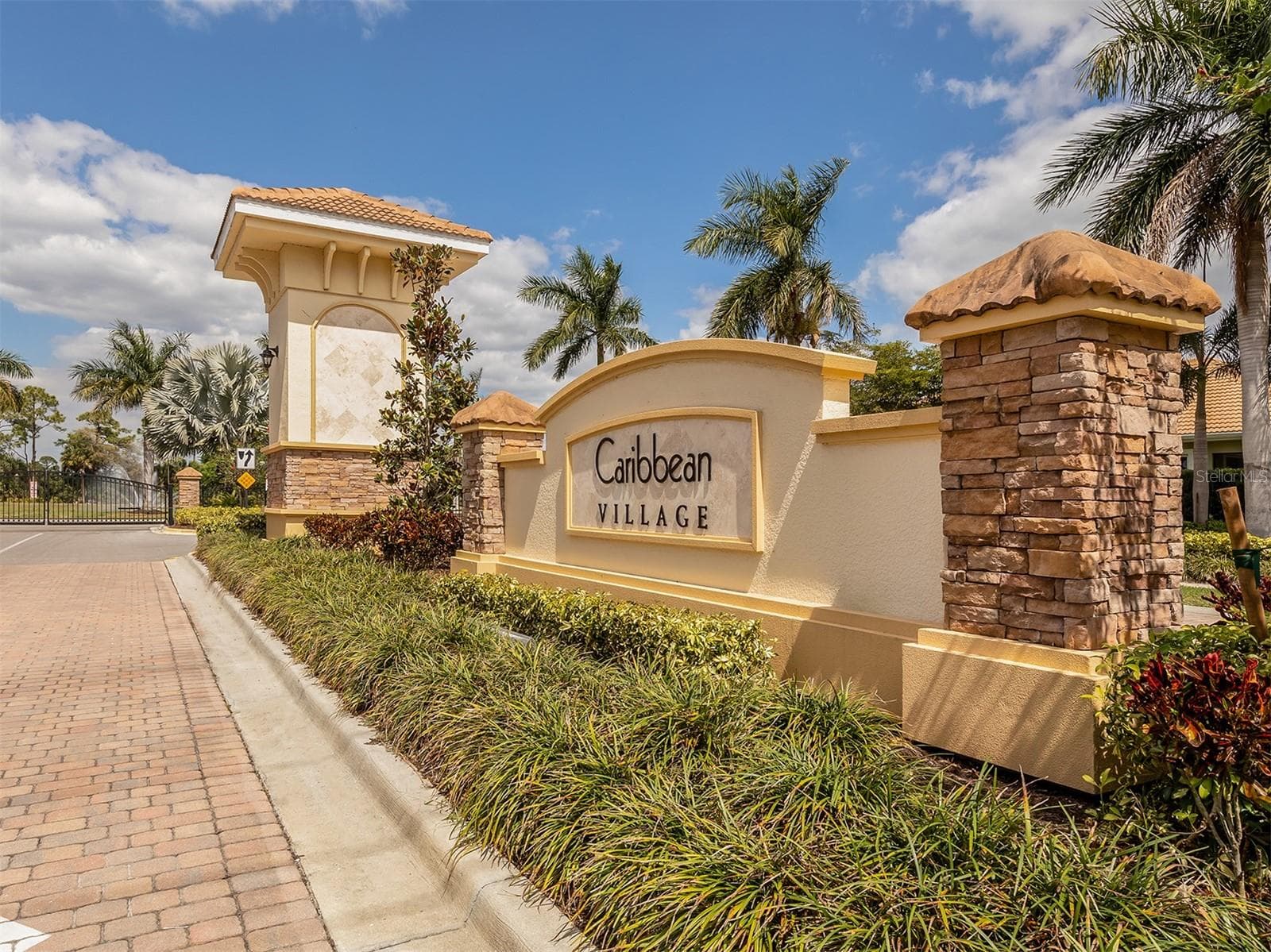 Single Family Residence at 11666 PARROTFISH ST, VENICE, photo 32 of 58