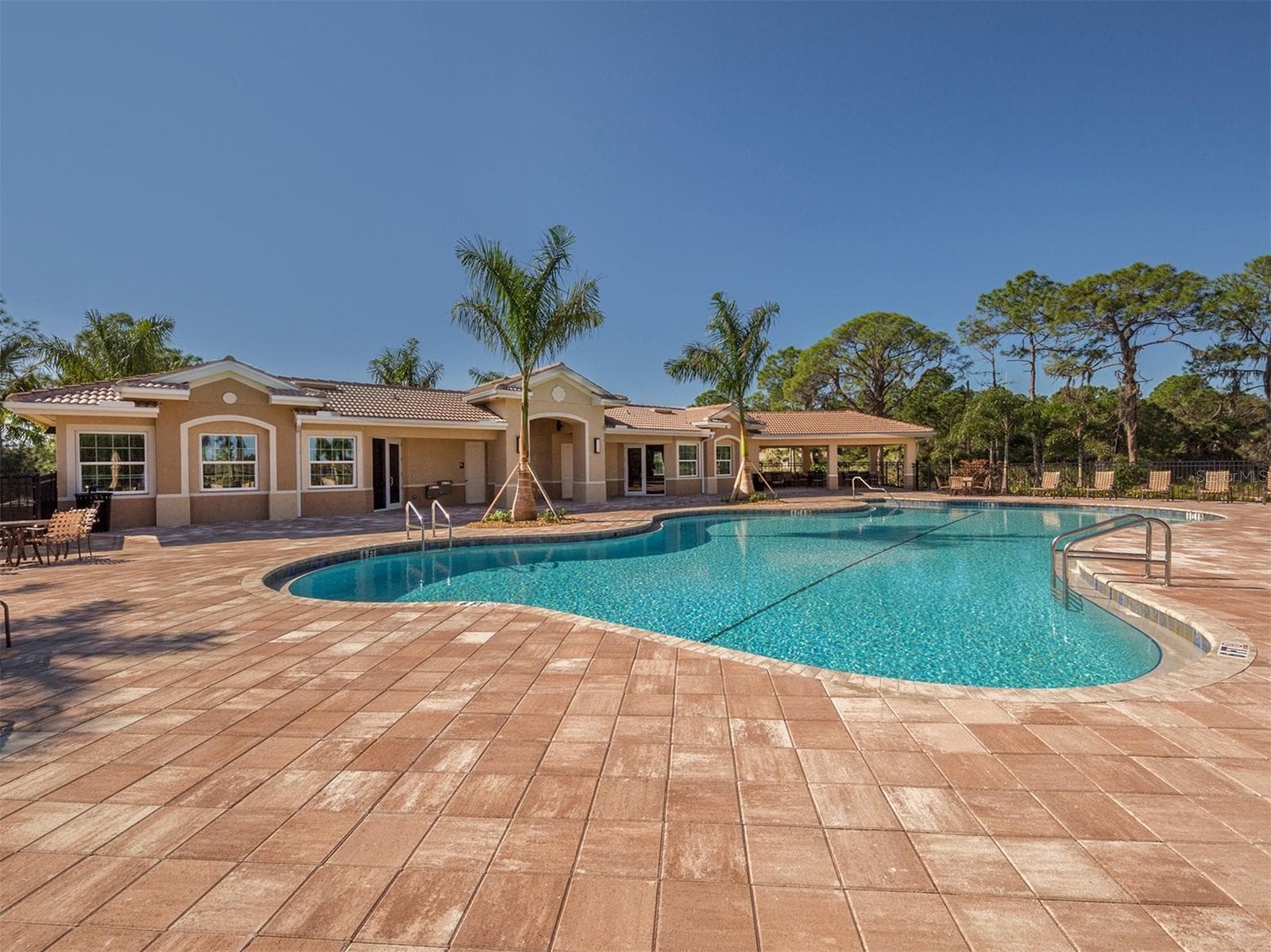 Single Family Residence at 11666 PARROTFISH ST, VENICE, photo 37 of 58
