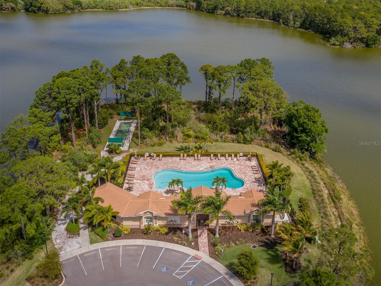 Single Family Residence at 11666 PARROTFISH ST, VENICE, photo 45 of 58