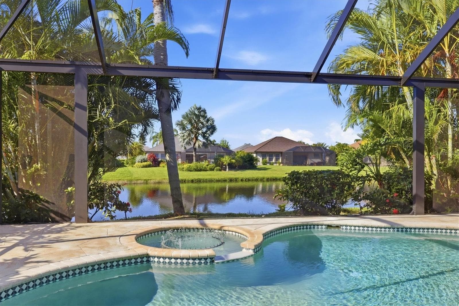 Pool with water fountain feature - 3200 BAY RIDGE WAY, PORT CHARLOTTE