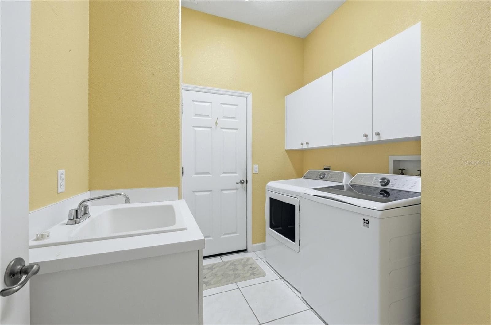 Laundry Room with utility sink - 3200 BAY RIDGE WAY, PORT CHARLOTTE