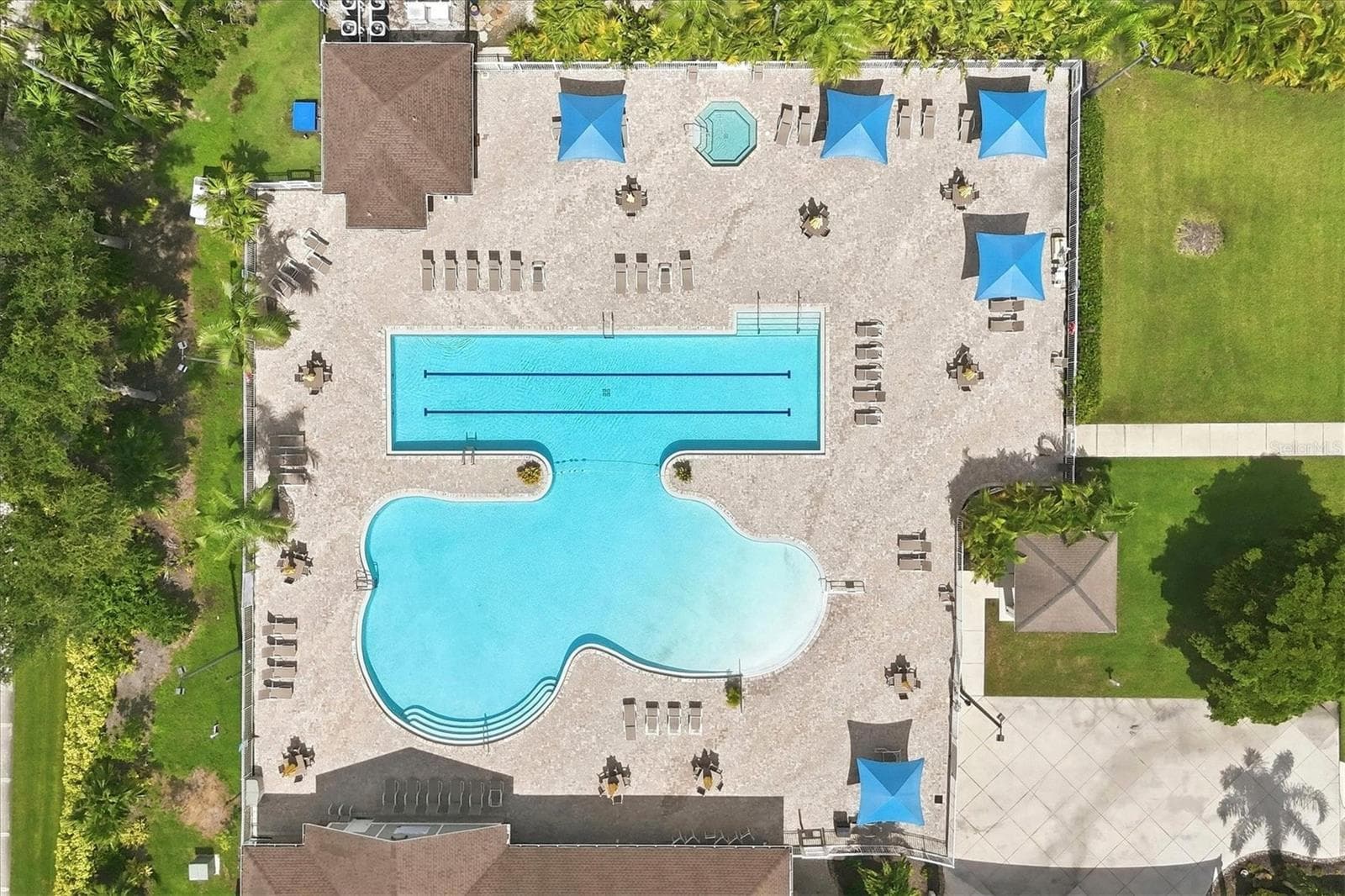 Community pool & spa - 3200 BAY RIDGE WAY, PORT CHARLOTTE