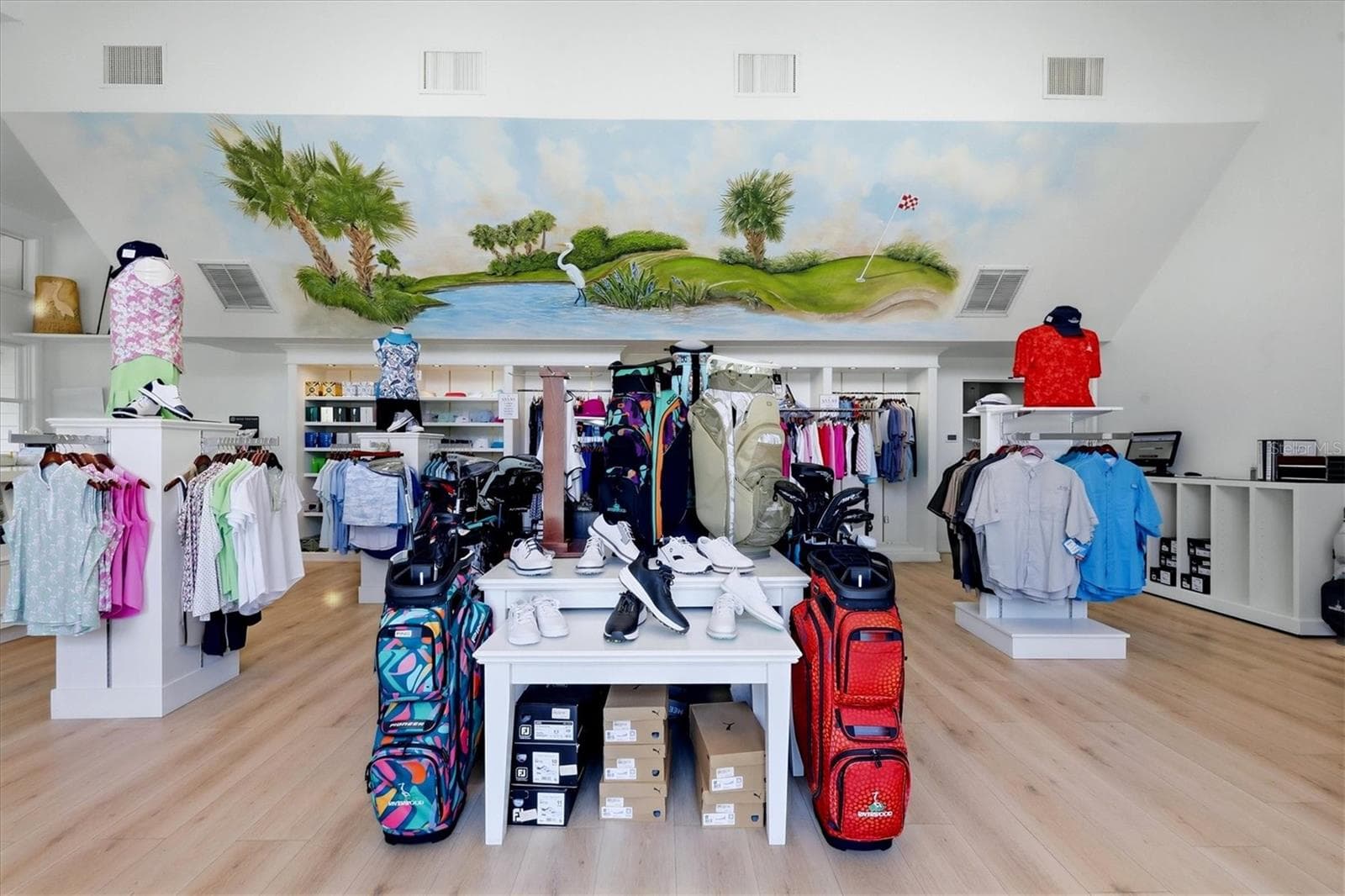 Pro Shop - 3200 BAY RIDGE WAY, PORT CHARLOTTE
