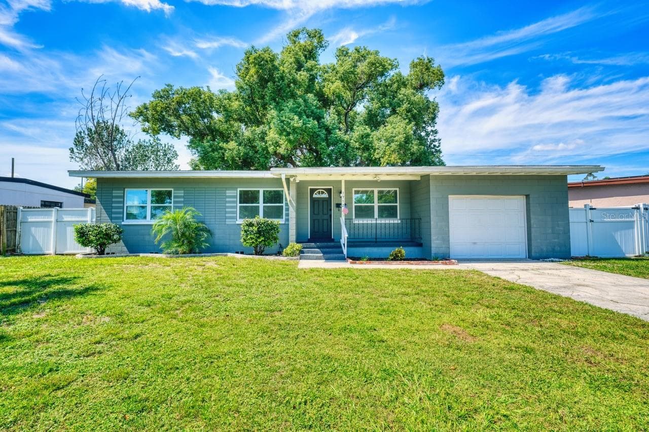 Front yard. - 1712 EDMUNDSHIRE RD, ORLANDO