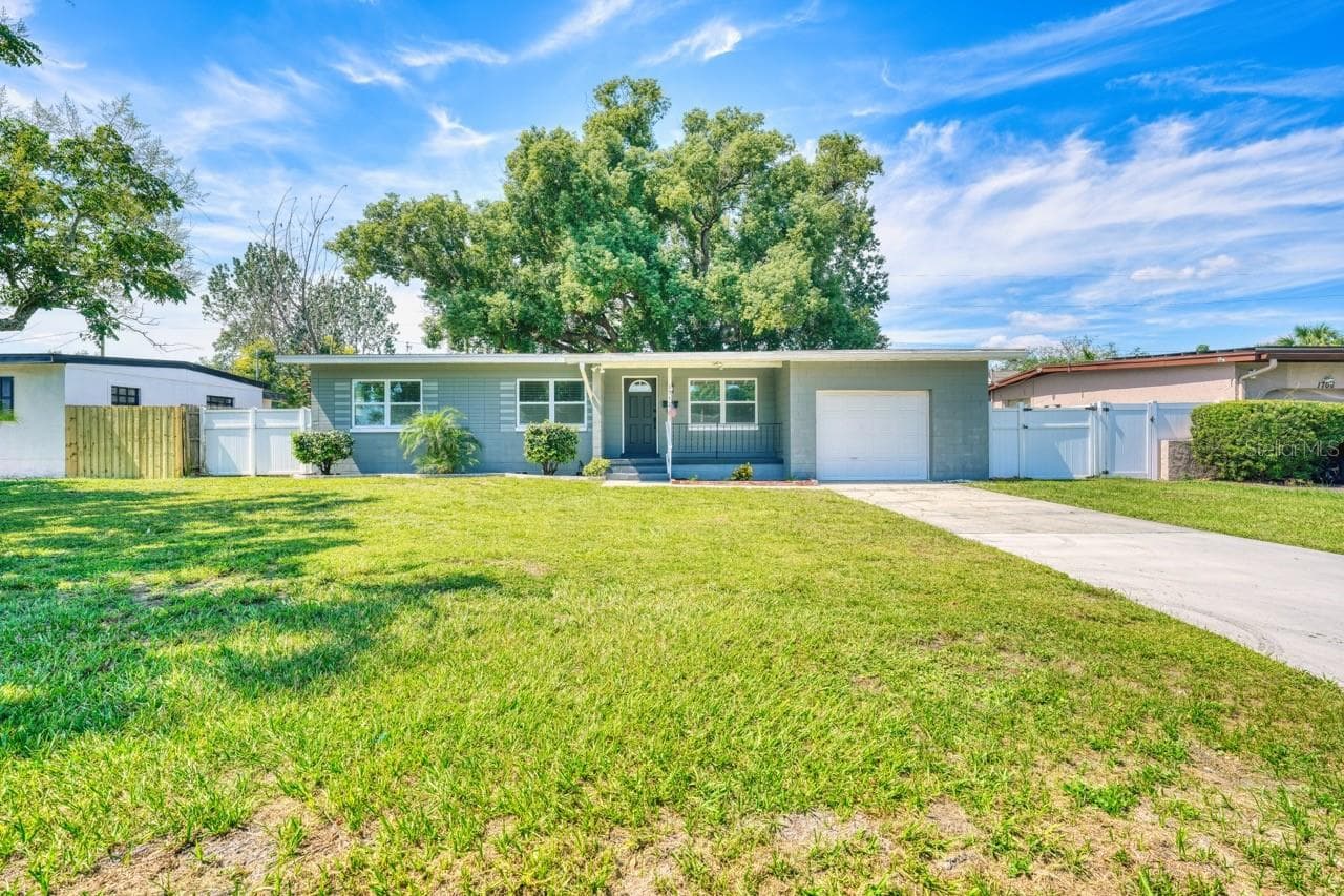Front yard. - 1712 EDMUNDSHIRE RD, ORLANDO