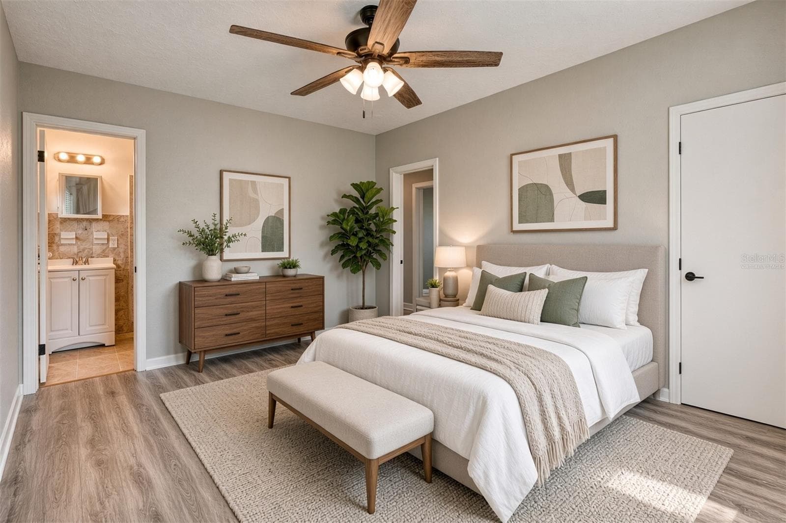 Virtually Staged. Primary Bedroom. - 1712 EDMUNDSHIRE RD, ORLANDO