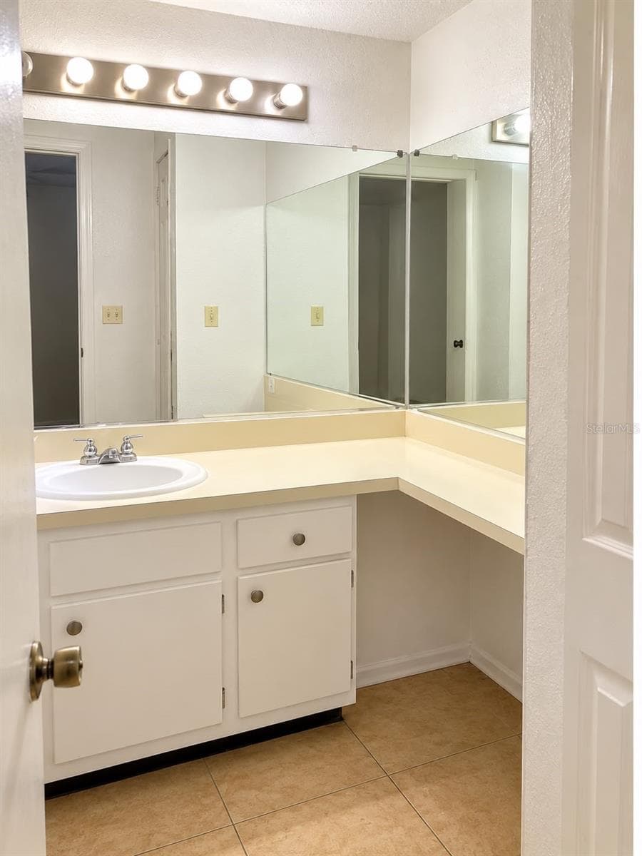 Condominium at 4524 COMMANDER DR #1628, ORLANDO, photo 16 of 24