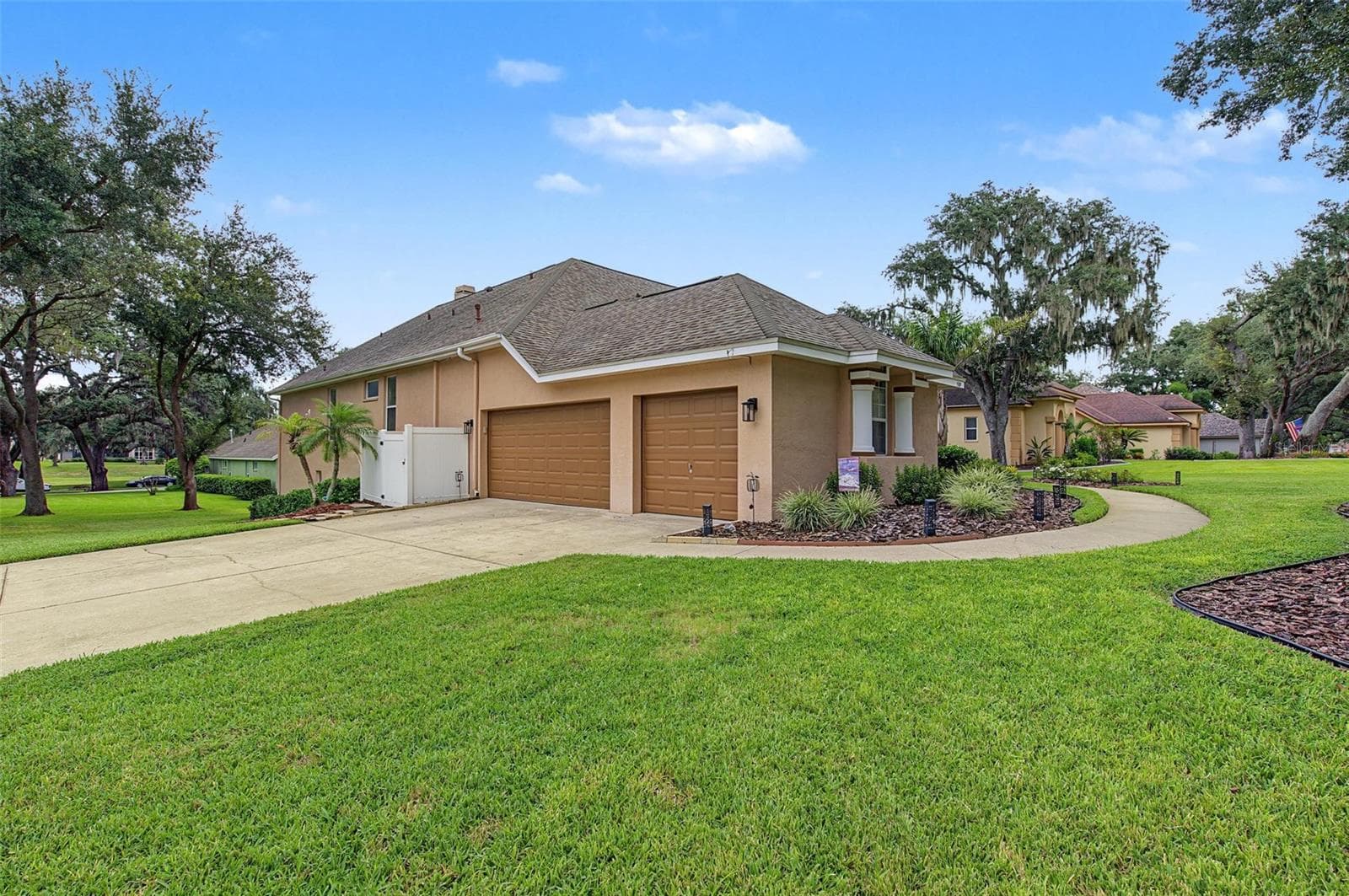 Single Family Residence at 5109 SYLVAN OAKS DR, VALRICO, photo 5 of 62