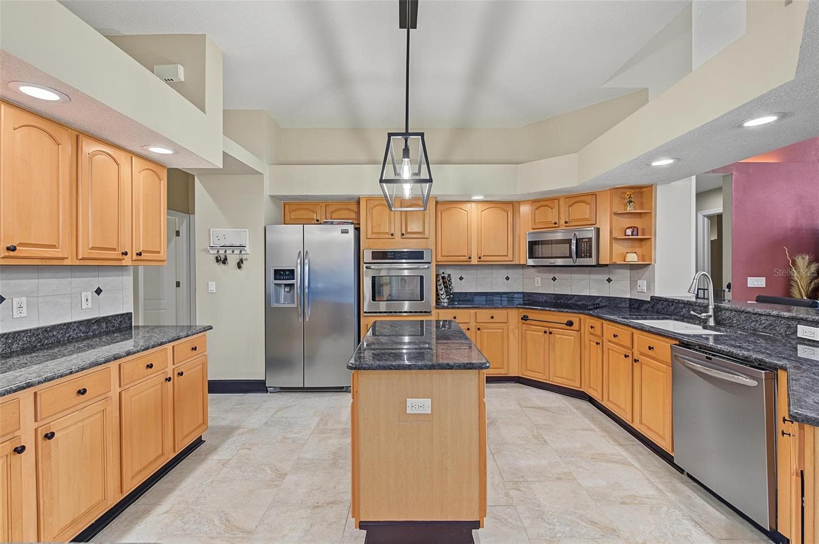 Single Family Residence at 5109 SYLVAN OAKS DR, VALRICO, photo 14 of 62