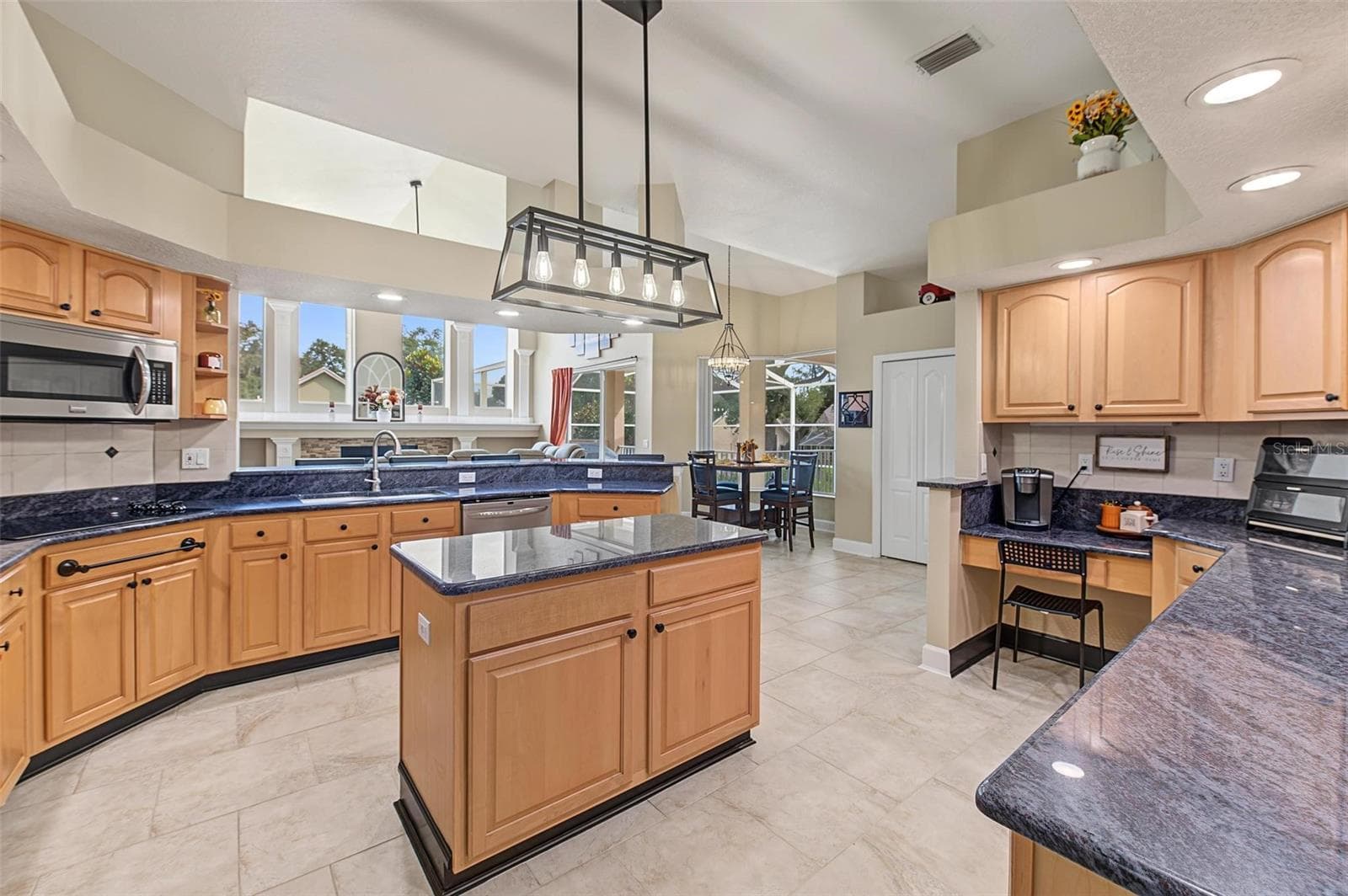 Single Family Residence at 5109 SYLVAN OAKS DR, VALRICO, photo 16 of 62