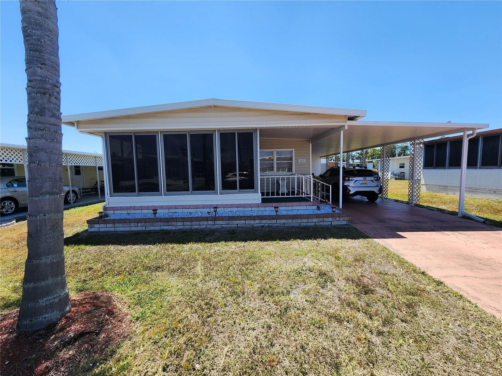 Front - 5408 CHATEAU LN, BRADENTON