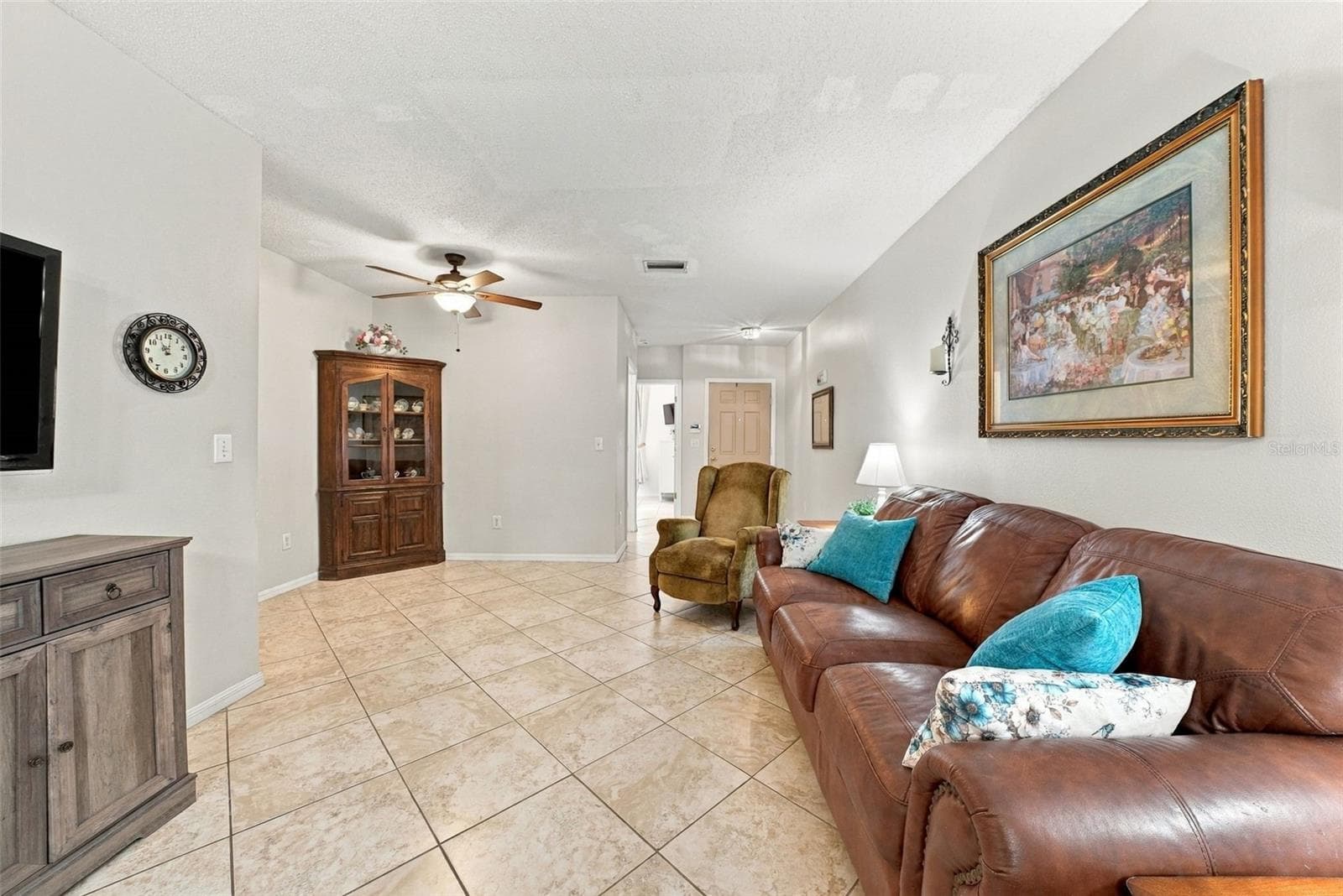 LIVINGROOM 1 - 10429 HERON LAKE DR, RIVERVIEW