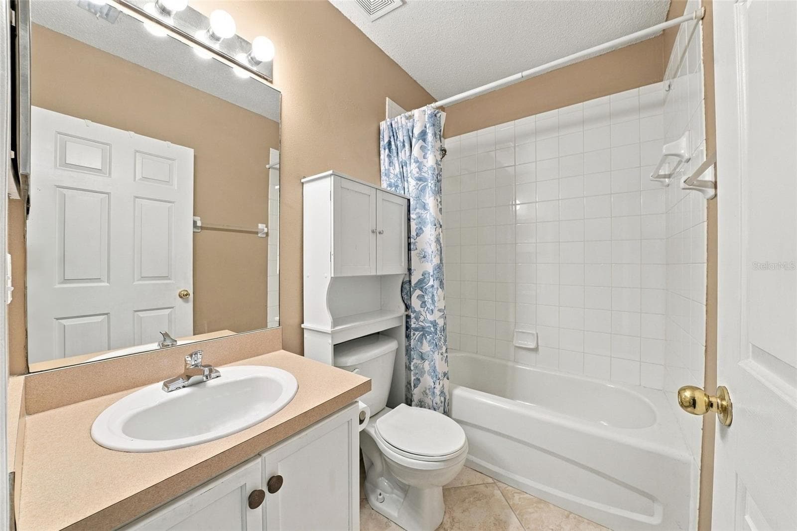 BATH 3 - 10429 HERON LAKE DR, RIVERVIEW