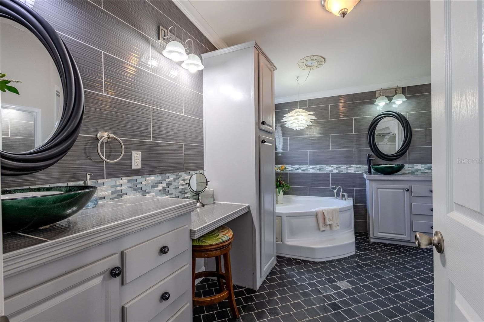Manufactured Home at 2100 KINGS HWY #402, PORT CHARLOTTE, photo 10 of 95