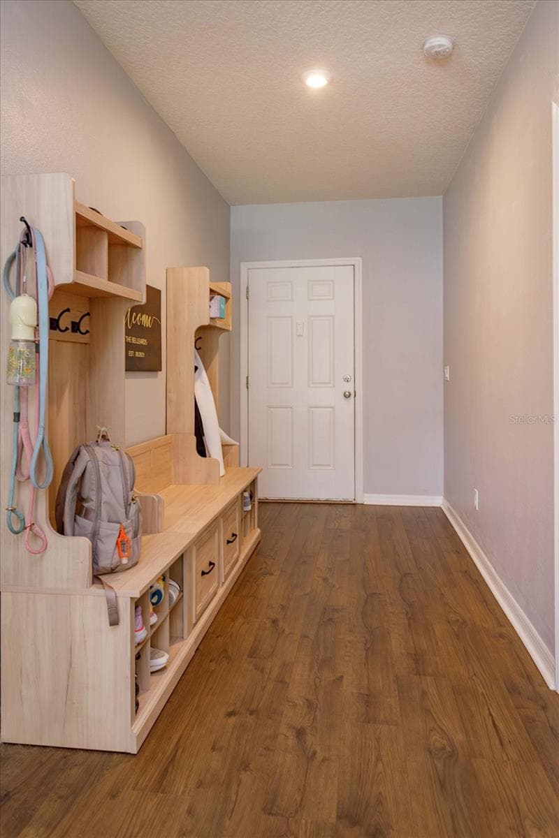 Foyer - 89 PRAIRIE FALCON DR, GROVELAND
