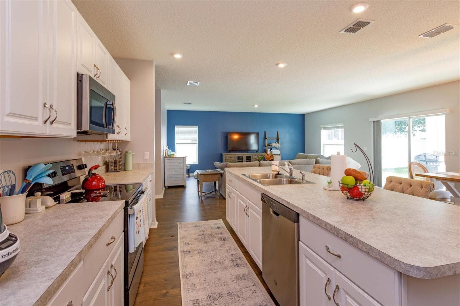 Single Family Residence at 89 PRAIRIE FALCON DR, GROVELAND, photo 11 of 39
