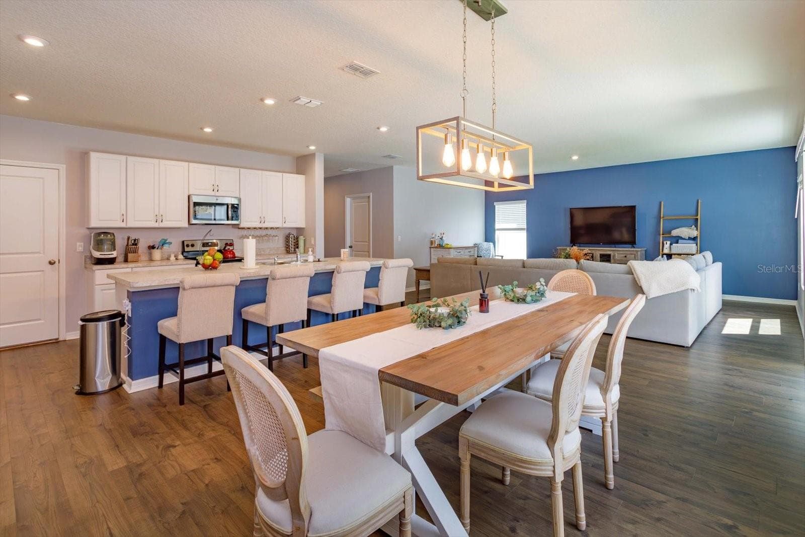 Single Family Residence at 89 PRAIRIE FALCON DR, GROVELAND, photo 14 of 39