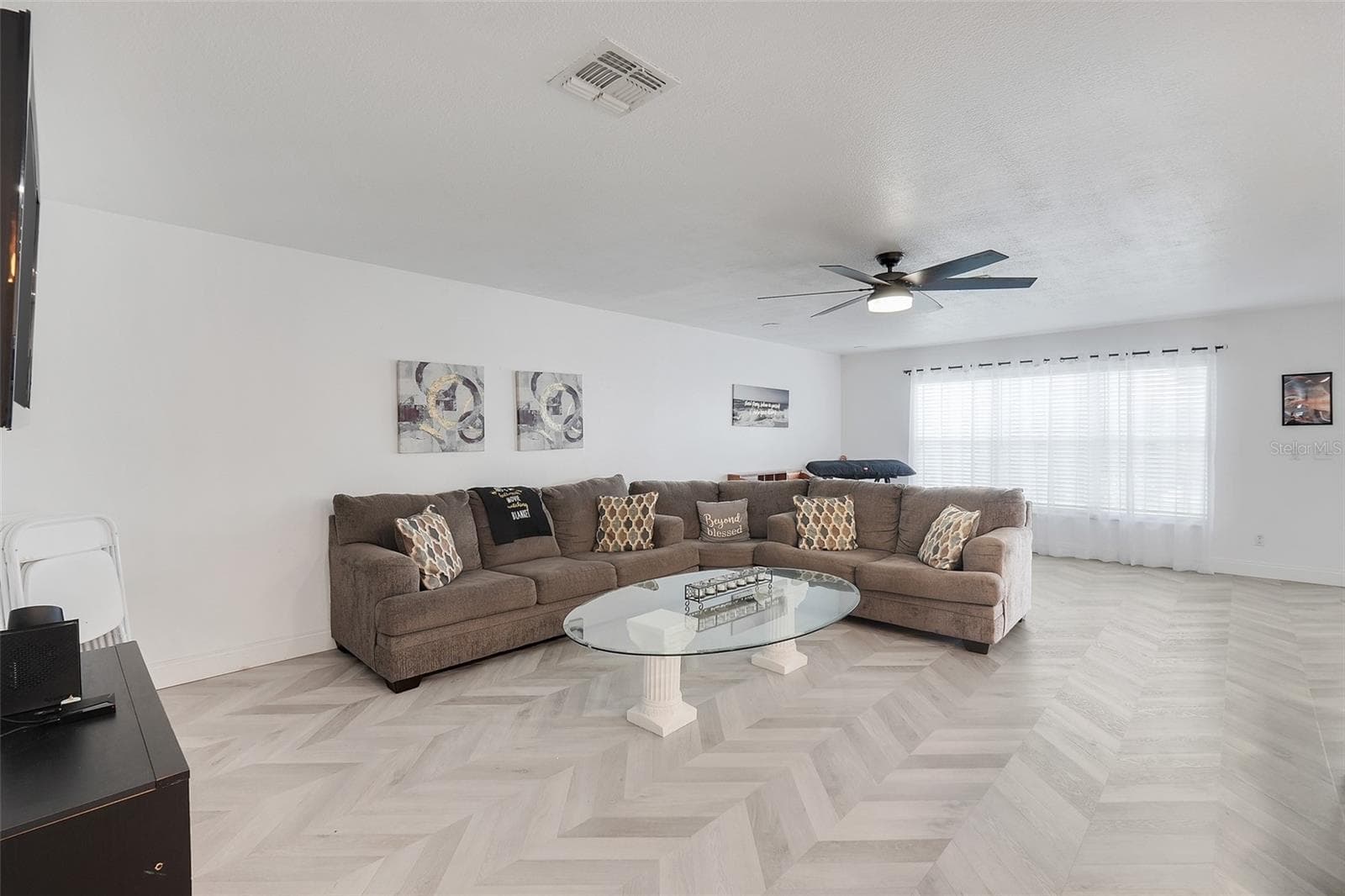Single Family Residence at 831 BELHAVEN DR, ORLANDO, photo 14 of 33