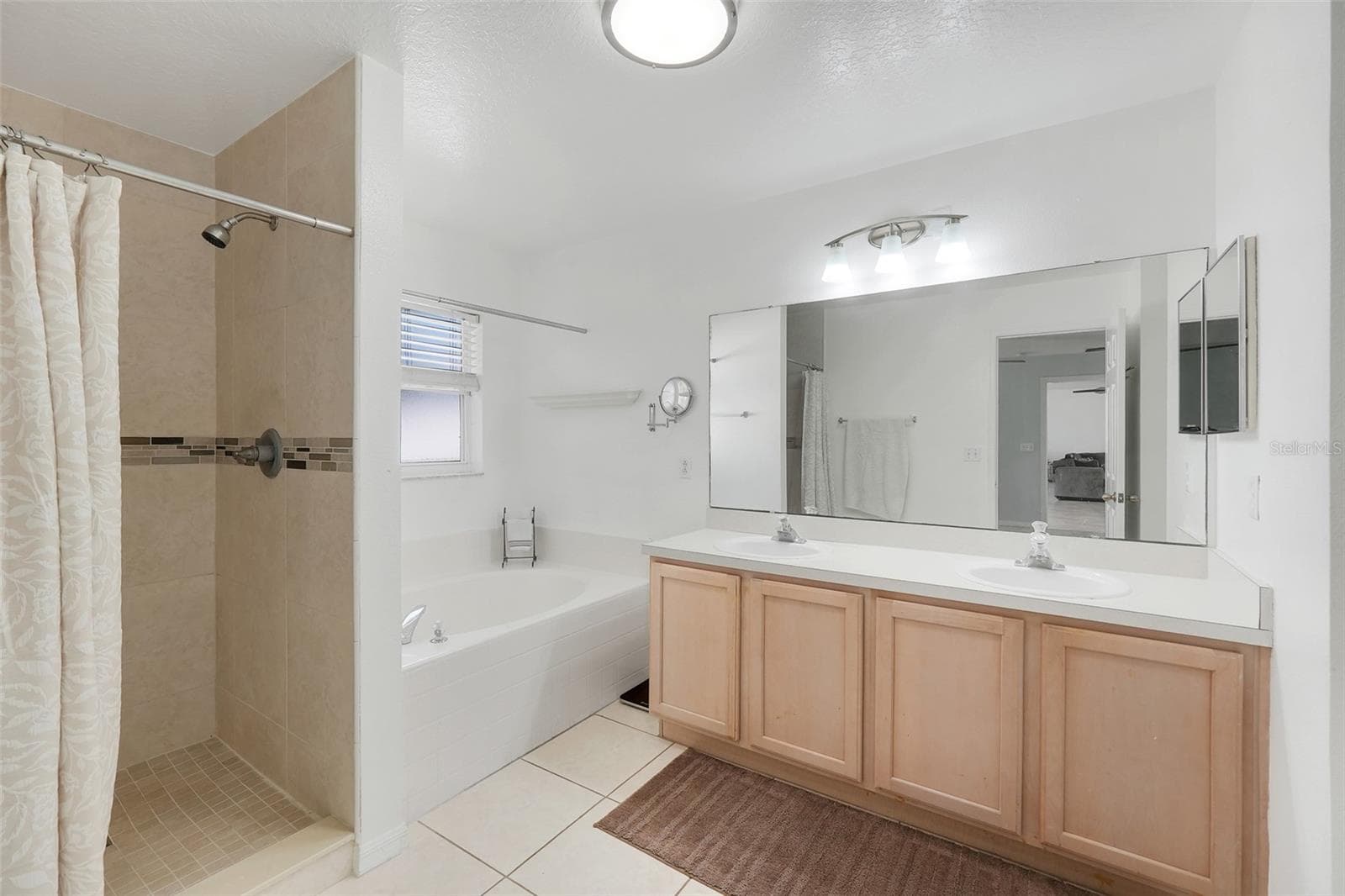 Master Bedroom - 831 BELHAVEN DR, ORLANDO