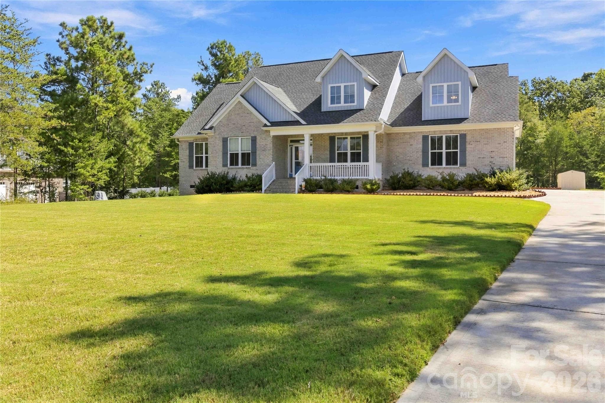 Single Family Residence at 418 Kingsburry Road, Clover, photo 4 of 42