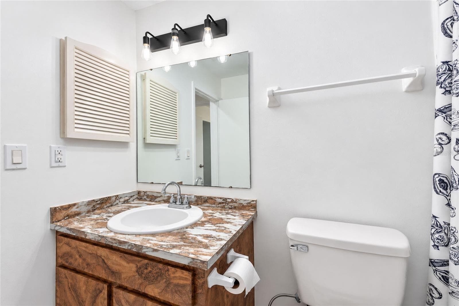 Single Family Residence at 18565 ROBINSON AVE, PORT CHARLOTTE, photo 34 of 65