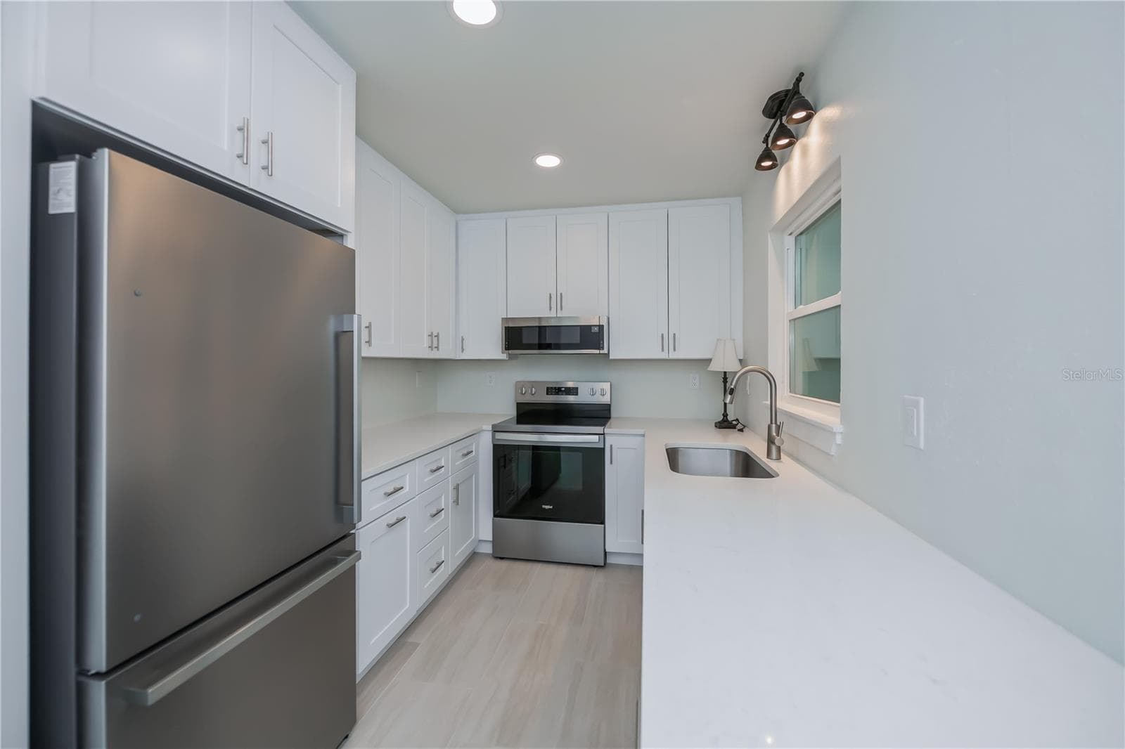 Kitchen - 352 OAK ST, ENGLEWOOD