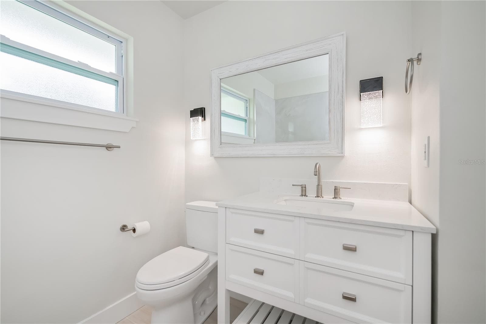 Guest bathroom - 352 OAK ST, ENGLEWOOD