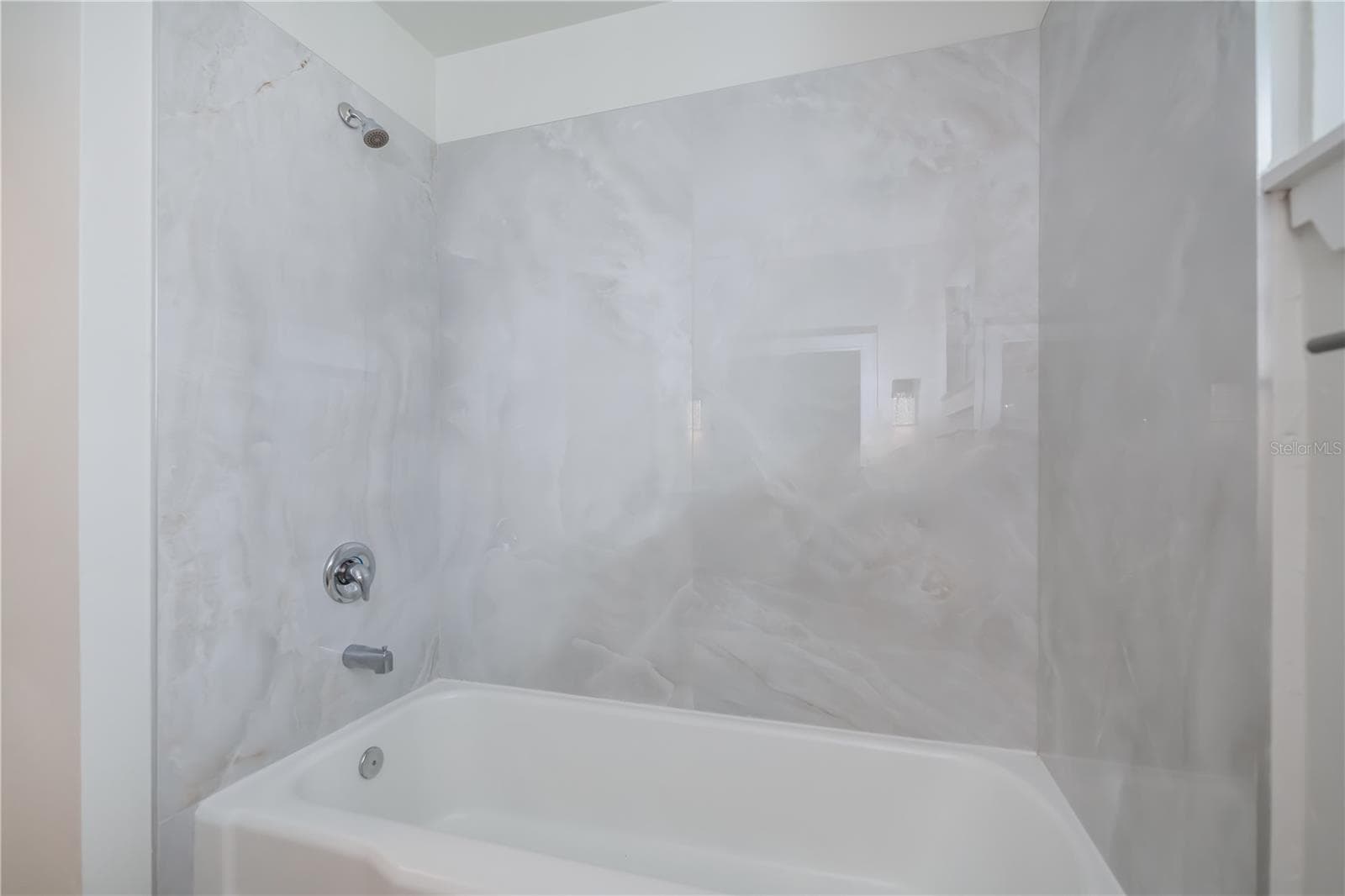 Guest bathroom - 352 OAK ST, ENGLEWOOD