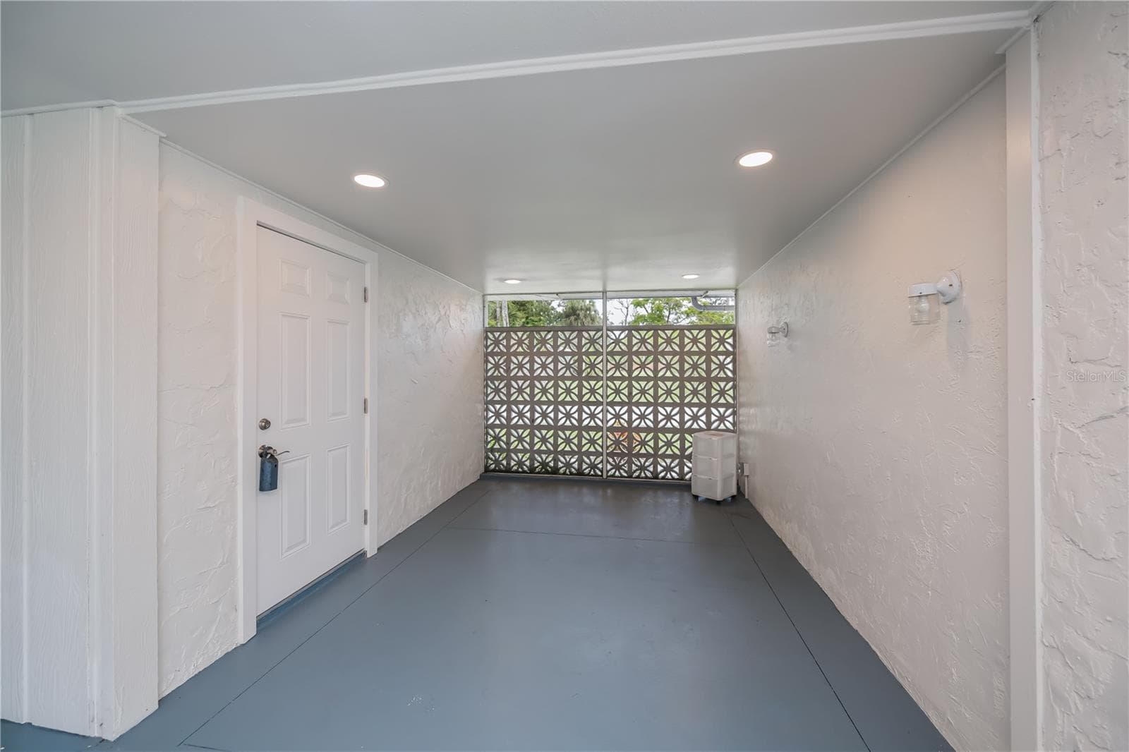 Massive front covered patio - 352 OAK ST, ENGLEWOOD