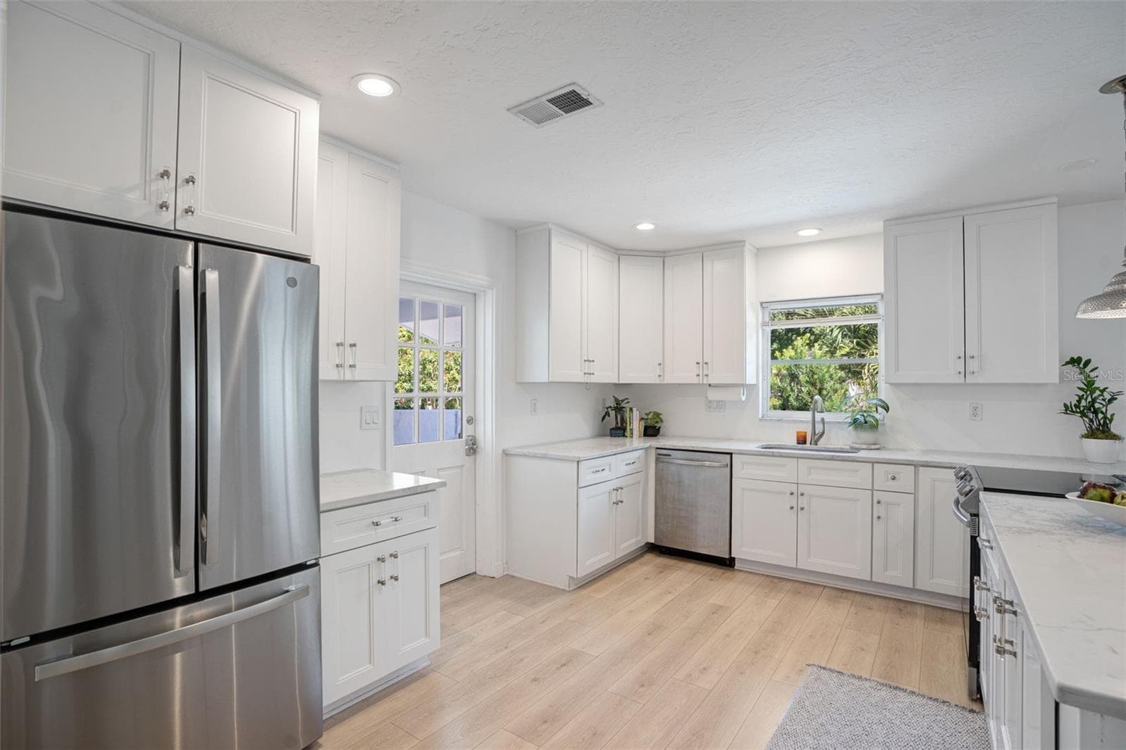 Single Family Residence at 2482 WISTERIA ST, SARASOTA, photo 19 of 40
