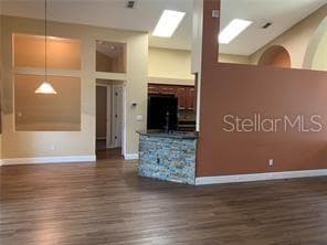 living room to kitchen - 4605 OAK RIVER CIR, VALRICO